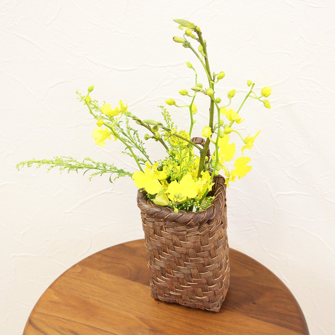 Amazon.co.jp: 山葡萄 壁掛け かご花入れ(角) : Home & Kitchen