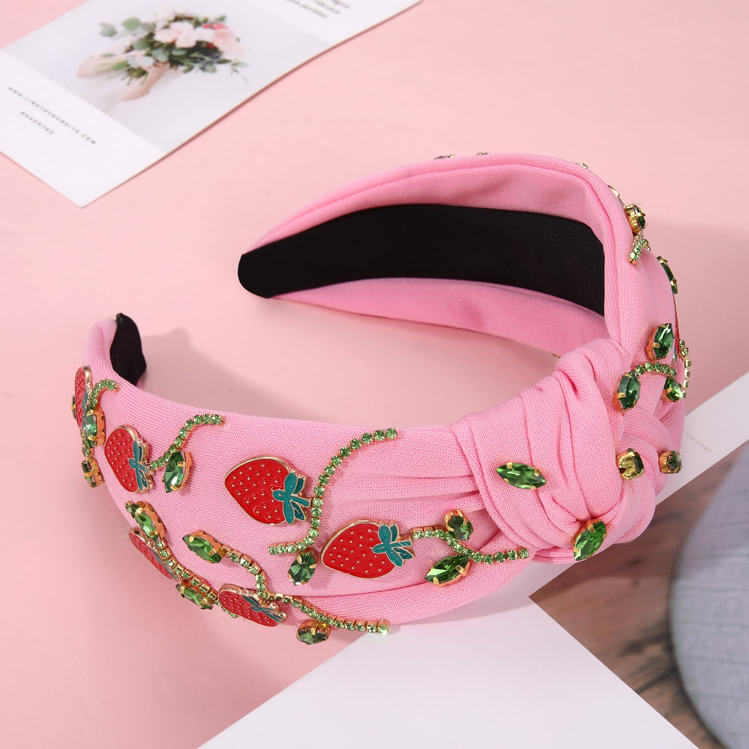 Cerchietto Per Capelli Con Frutti Di Fragola - Fascia Larga Con Nodo E Ciondoli - Accessorio Estivo Per Donne E Ragazze - Colore Bianco E Fragola