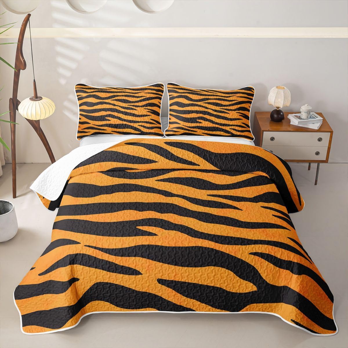 Manfei Modern Leopard Quilt Set Minimal Animal Quilted Coverlet Kids Boys Girls Intelligent Design Lightweight Soft Bedspread Coverlet with 2 Pillow Sham Queen Size Black White