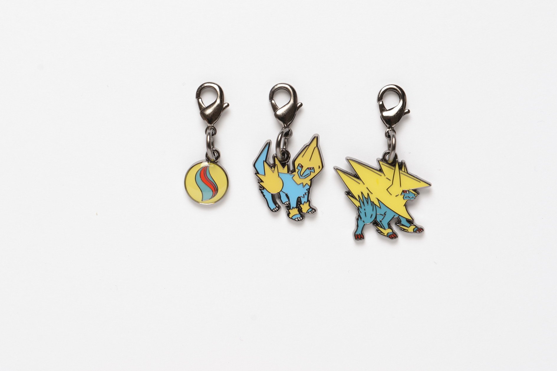 Amazon.co.jp: ポケモンセンターオリジナル メタルチャーム メガ