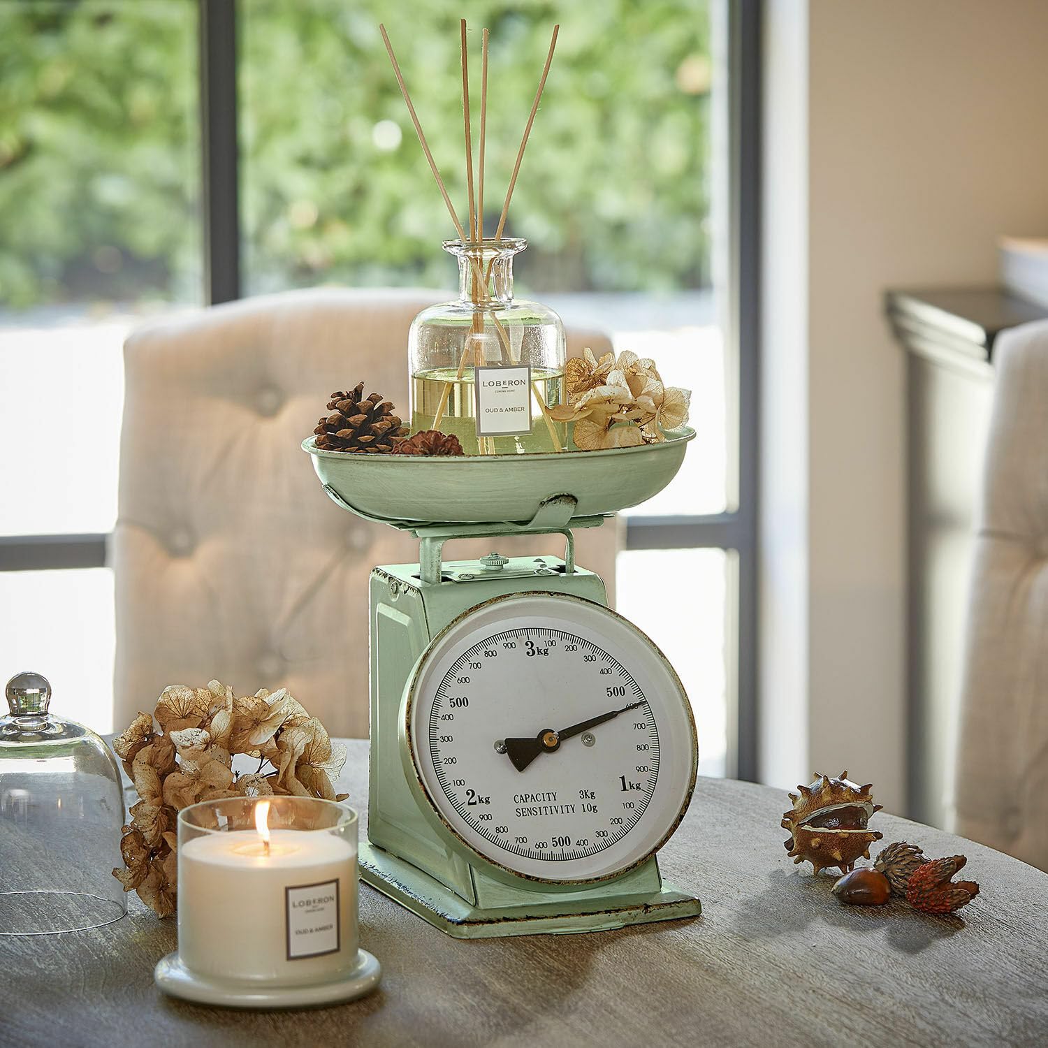 LOBERON Küchenwaage Dorianza – Funktional & Dekorativ, präzise Waage bis 3 kg, Antikgrün, Retro-Stil – Eisen/Glas, antikgrün