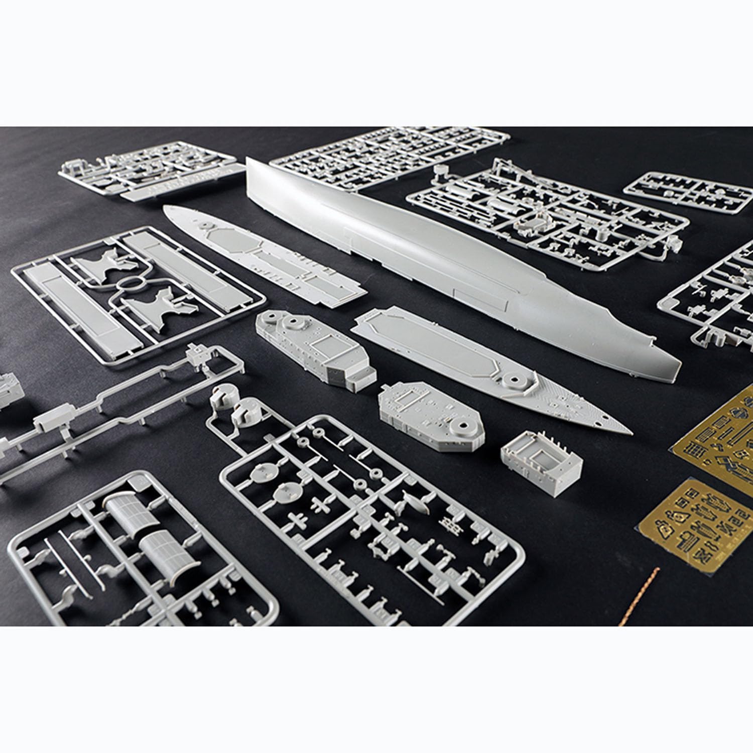 TOUCAN RC HOBBY 1/350 Trumpeter 05366 HMS Naiad Royal Navy Cruiser Plastic Static Ship Model Kit, US in Stock