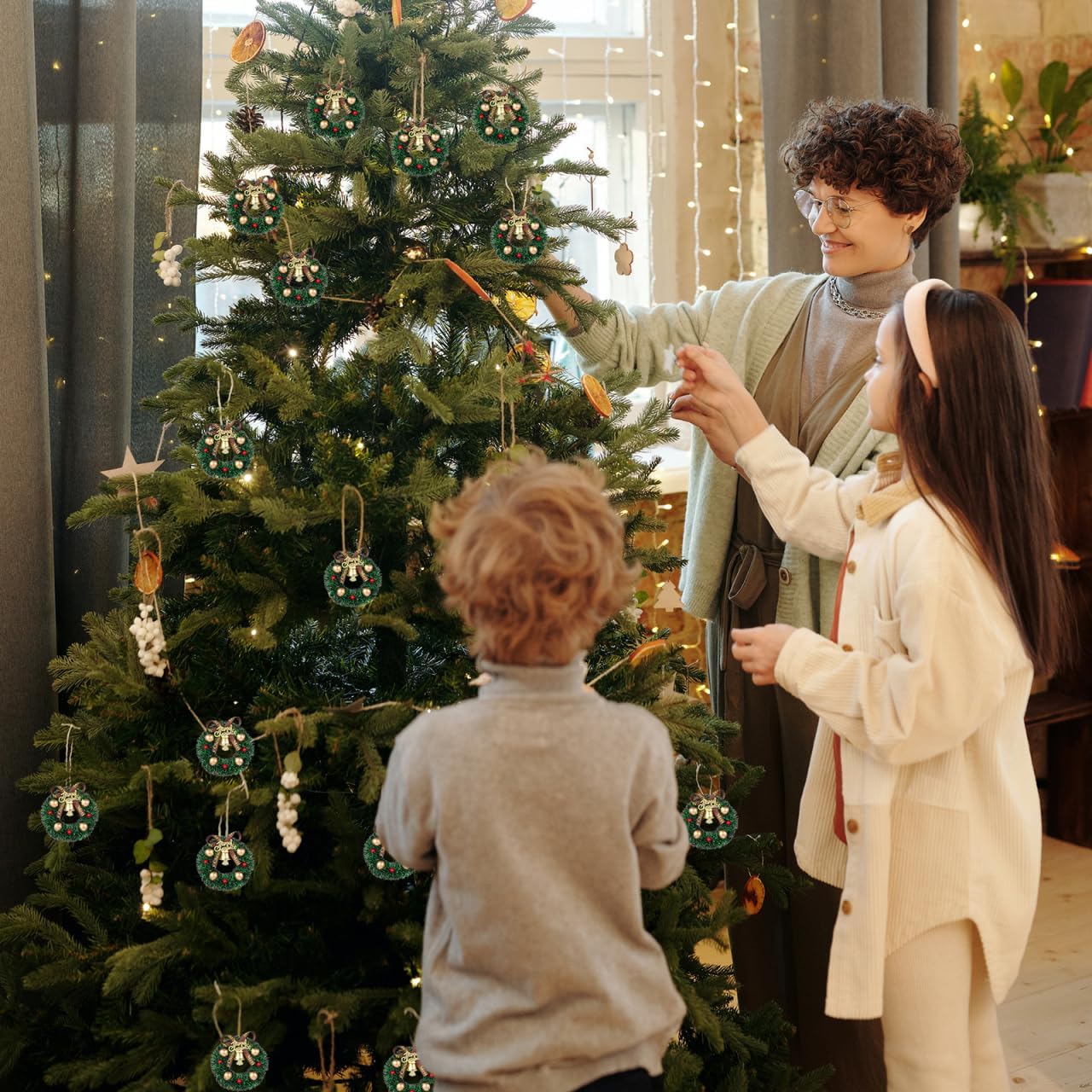 10Pcs Mini Christmas Wreath Ornaments 2.36 Inch Indoor Hanging Decorations with Bow Bell Sign for Tree Door Wall and Dollhouse Festive Decor - Image 6