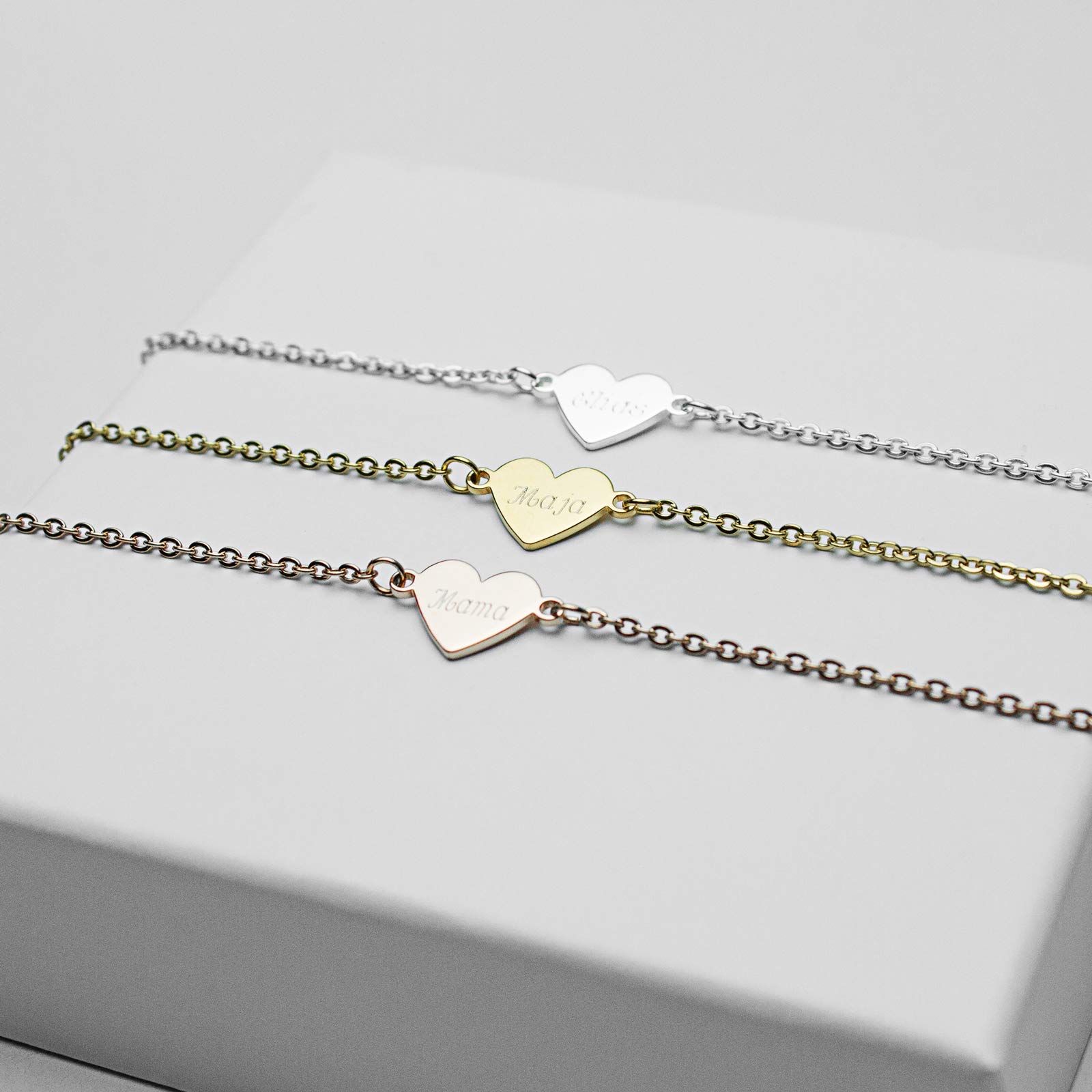 Herz Armband mit Gravur | Personalisierter Schmuck | 316L Edelstahl | Silber, 18K vergoldet, 18K rosévergoldet | Persönliches Geschenk Valentinstag Muttertag Jahrestag Geburtstag | Namensarmband