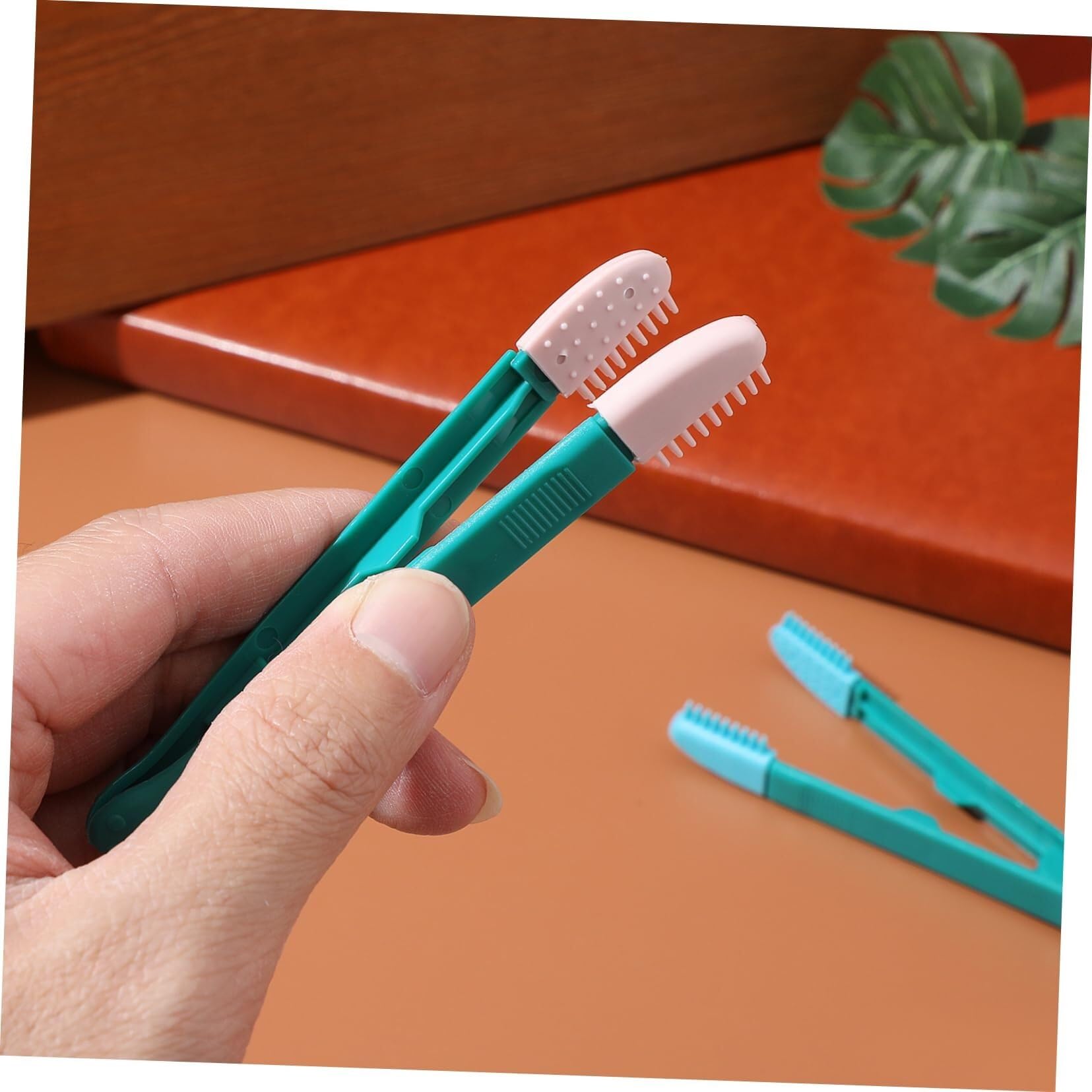 POLGDW Lot de 4 mini brosses nettoyantes for les yeux et les gencives des chiens, brosse for poils d'animaux, poils d'animaux, chat, chien, nettoyant for les yeux, dissolvant de taches buccales, peign