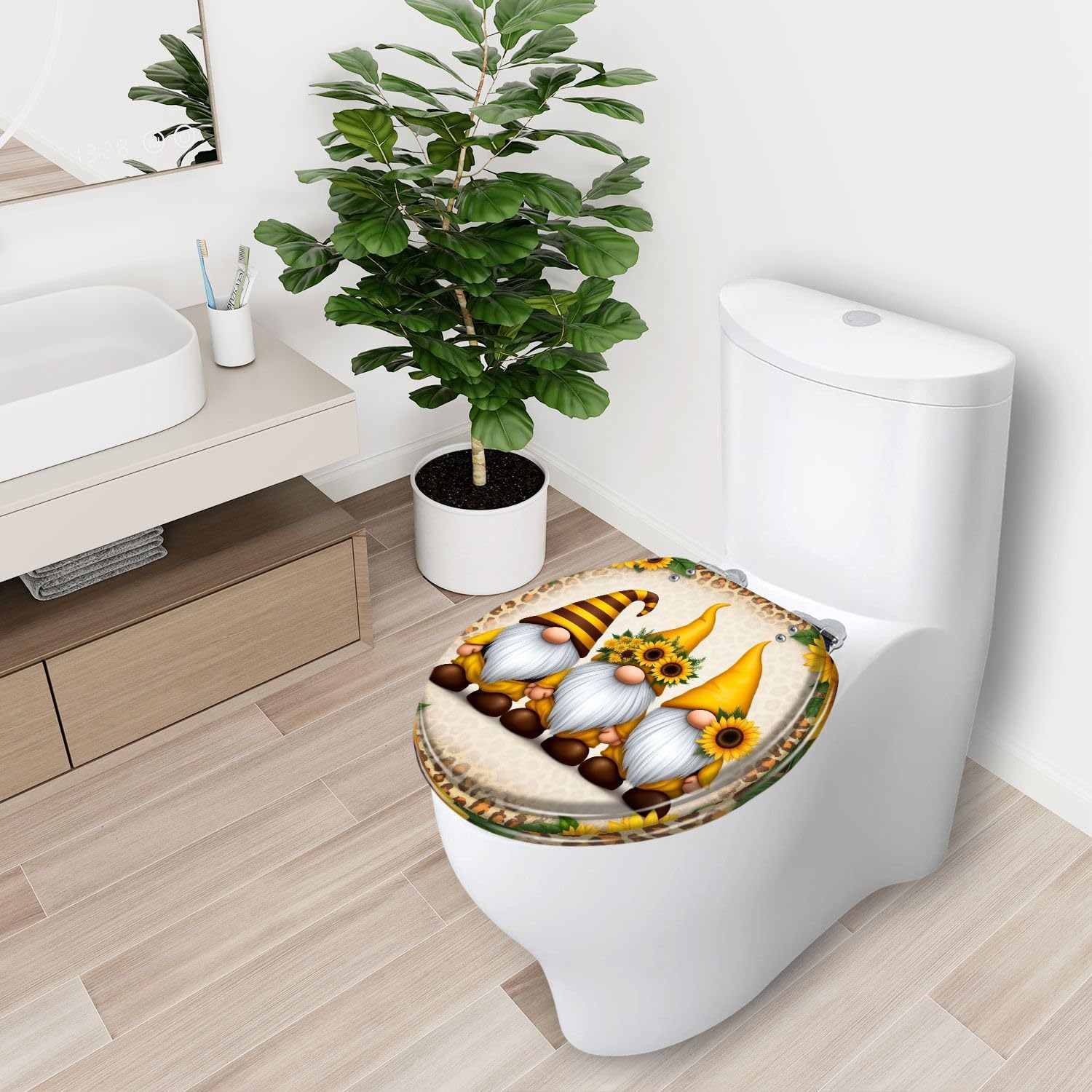 Asiento de inodoro redondo de resina con gnomos y girasoles para el baño.