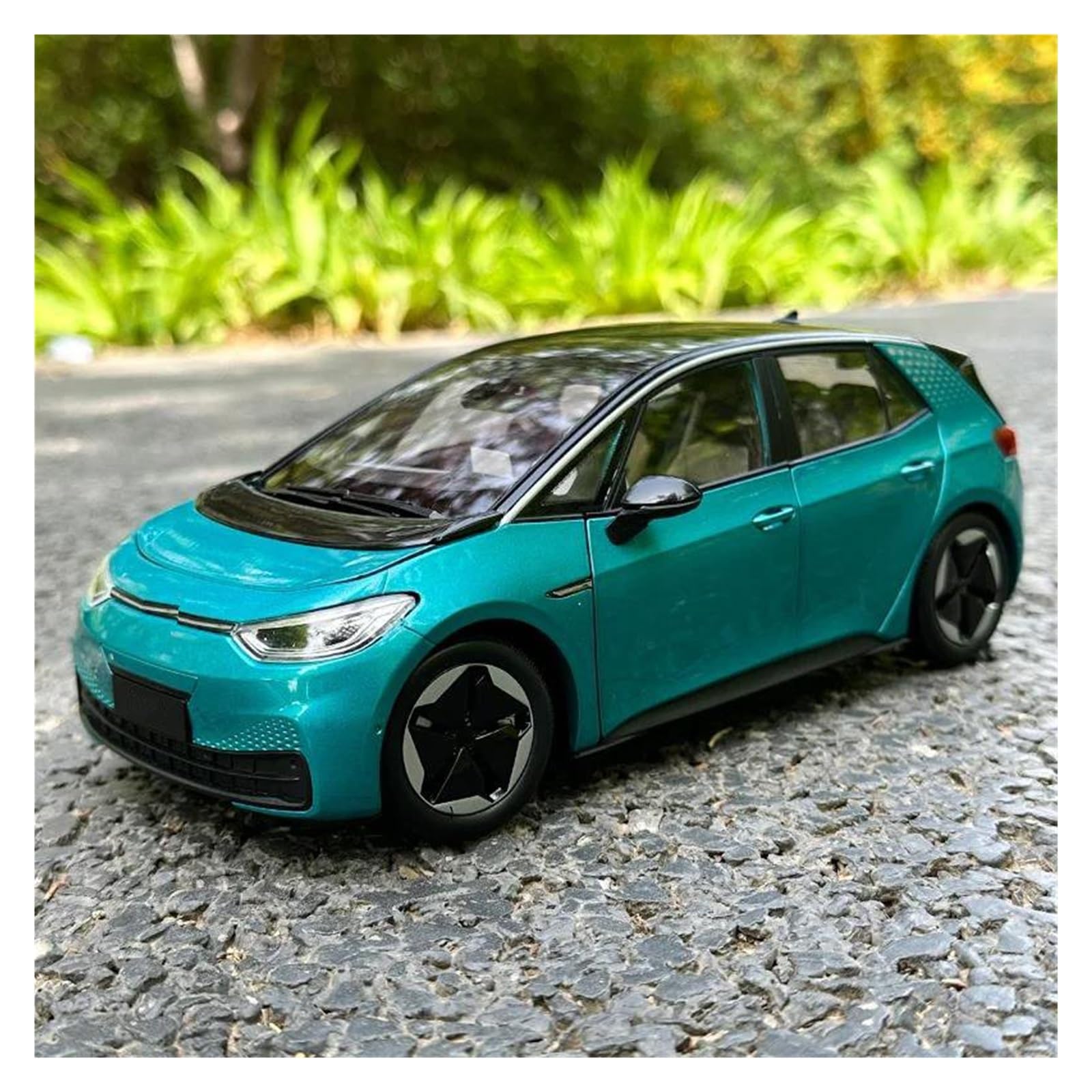 UIFCOG Die Cast Collectible Car Model 1:18 For ID3 ID.3 SUV Car Alloy Diecasts Metal Vehicles Model(Green)