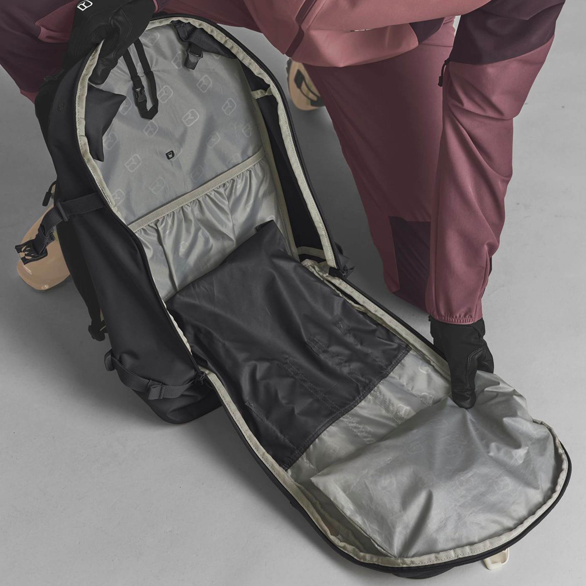 Ortovox Venet Tour 28 S Short Back System Skitouren-Rucksack, Black Raven, 28 Liter