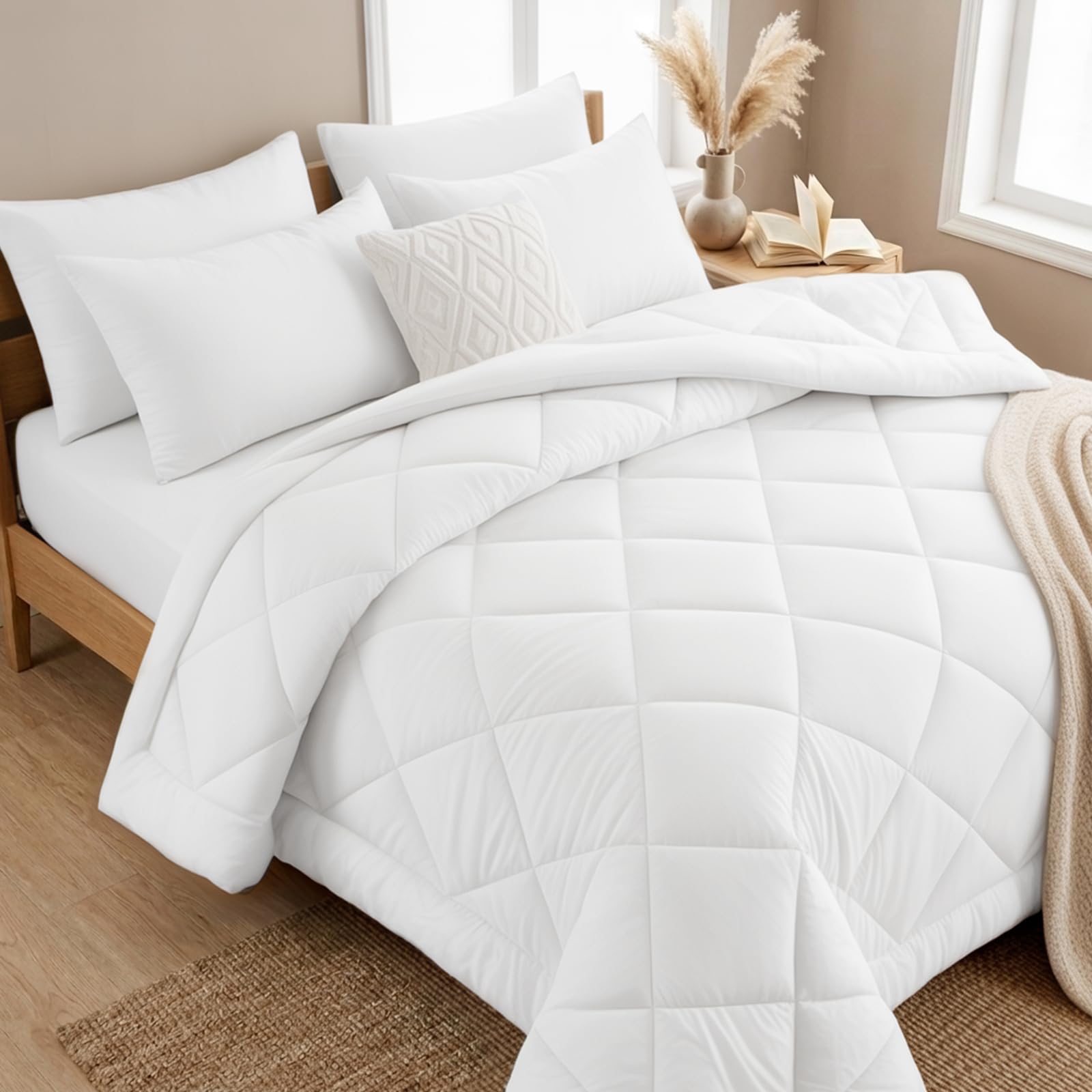 Tifschlaf Coverless Duvet Single 10.5 Tog - Bed Duvet for All Seasons, Luxury Lightweight Quilt Washable Comforter with 2 Pillowcases - 135x200cm White