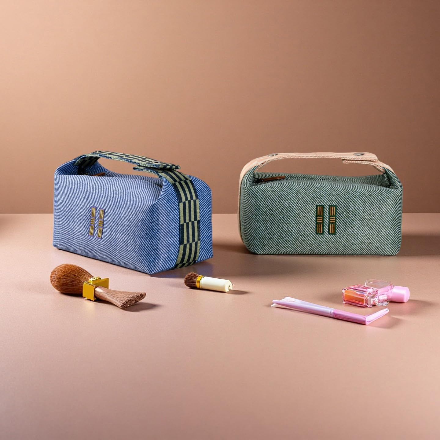 Fashion Makeup Bag for Women, Orange Red Canvas Make up Travel Bag, Hanging Cosmetic Bag Organizer for Wome