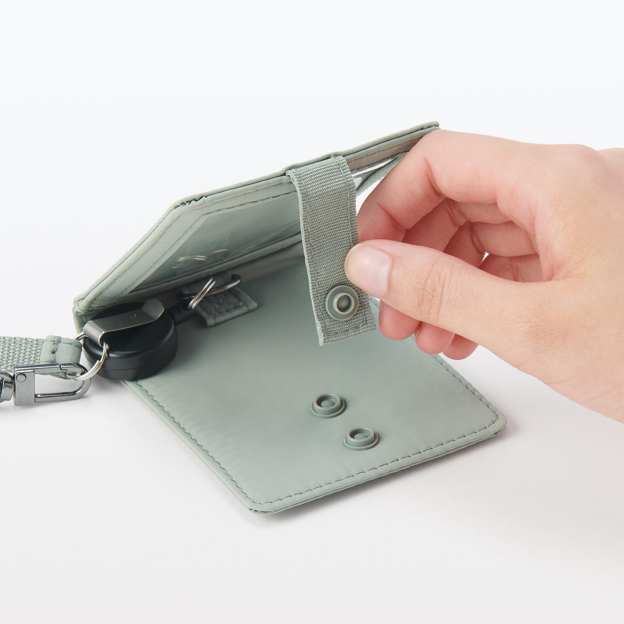 Amazon | 無印良品 自立するカードホルダー・リール付 モスグリーン 約