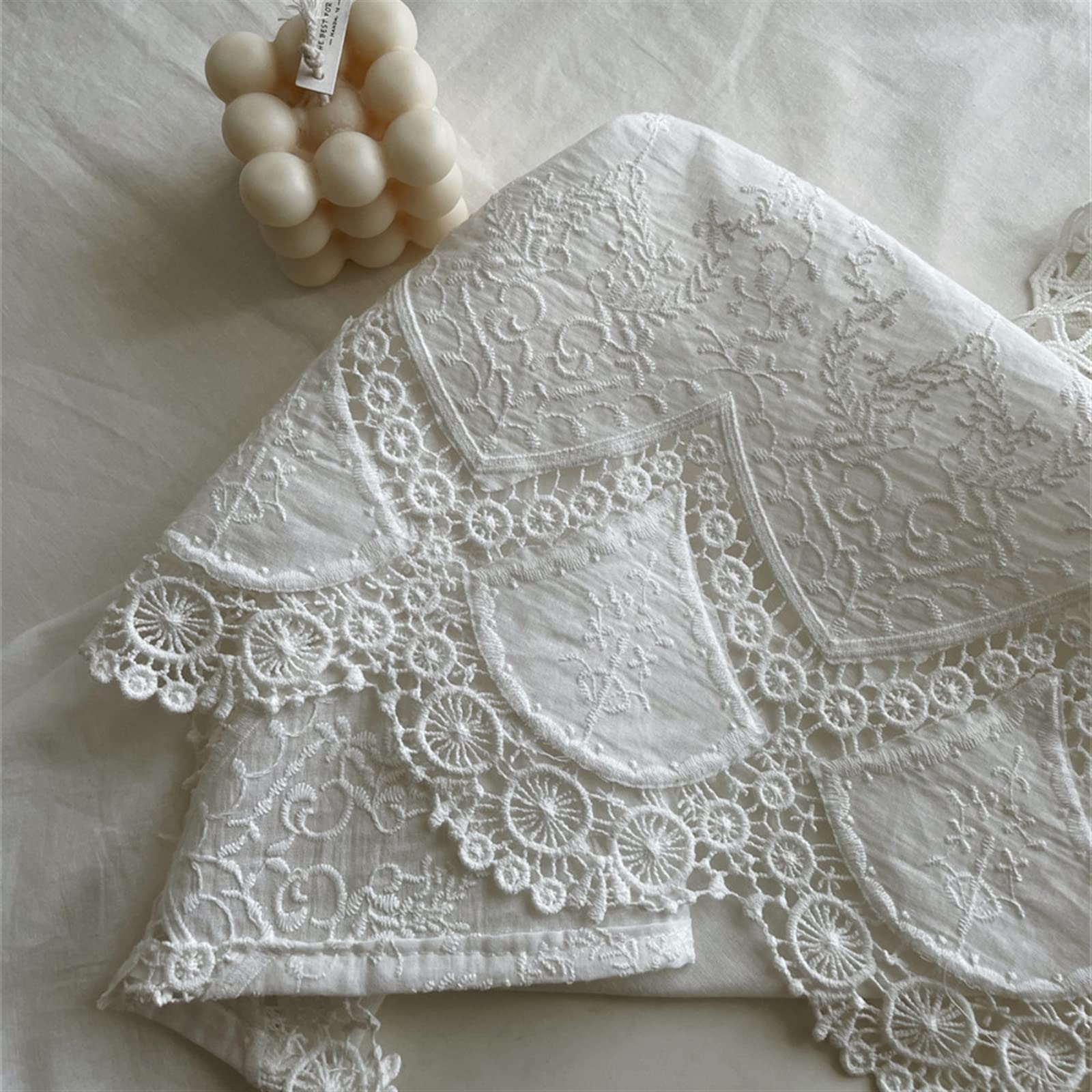 Tovaglia quadrata in iuta beige, con stampa floreale con bordo in pizzo all'uncinetto, tovaglia country americana, per tavolo da pranzo e tavolino da caffè (130 x 130 cm