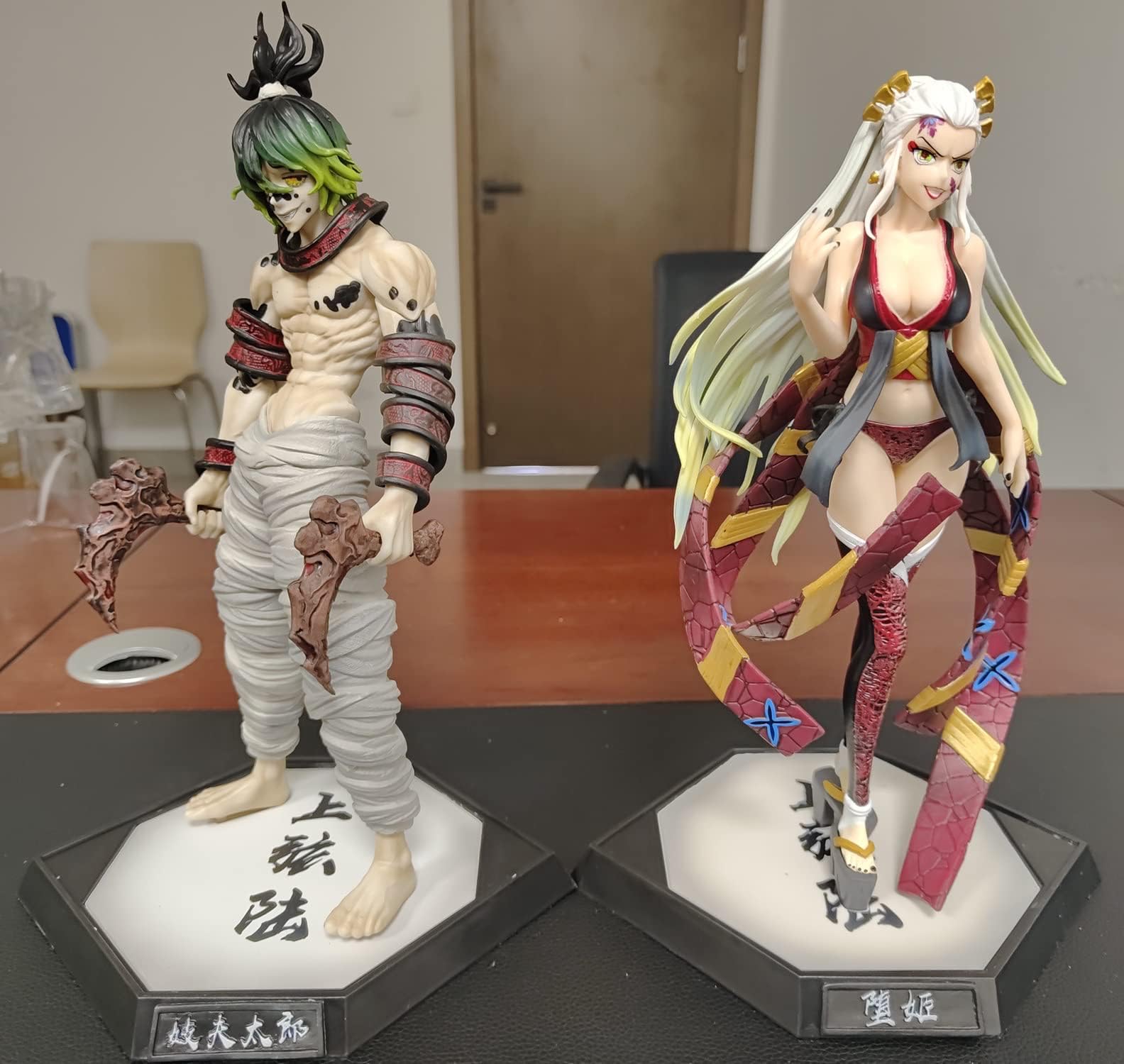 Kimetsu No Yaiba Figure Anime Tsugikuni Yoriichi/Kokushibou/Gyutaro/Ume Daki Figures Action Figure Statua Modello da Collezione Regali 30 CM