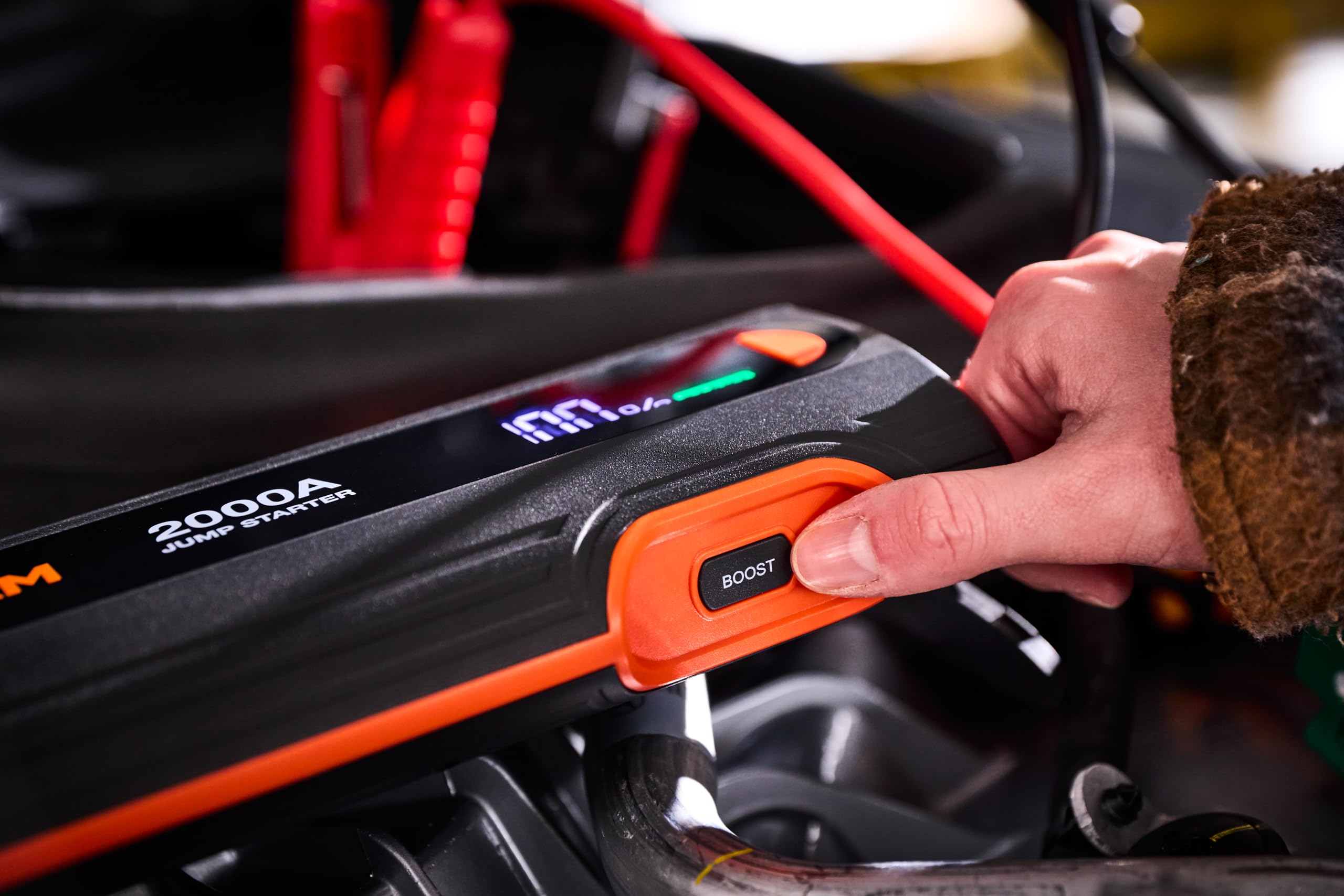 OSRAM BATTERYjumpstart 2000, arrancador de litio de 12 V, arrancador de batería, 2000 A, batería externa USB-C, para motores de gasolina de hasta 8 L y motores diésel de hasta 4 L.
