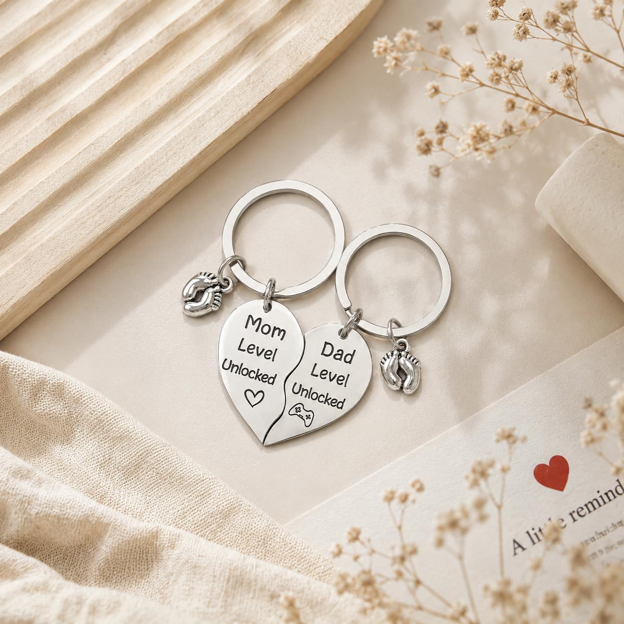 Suhctuptx Regalos para nuevos padres para parejas, regalo para nuevos padres y padres, regalos de baby shower con velas de vidrio para mamá y papá, cesta de anuncio de embarazo para futura mamá