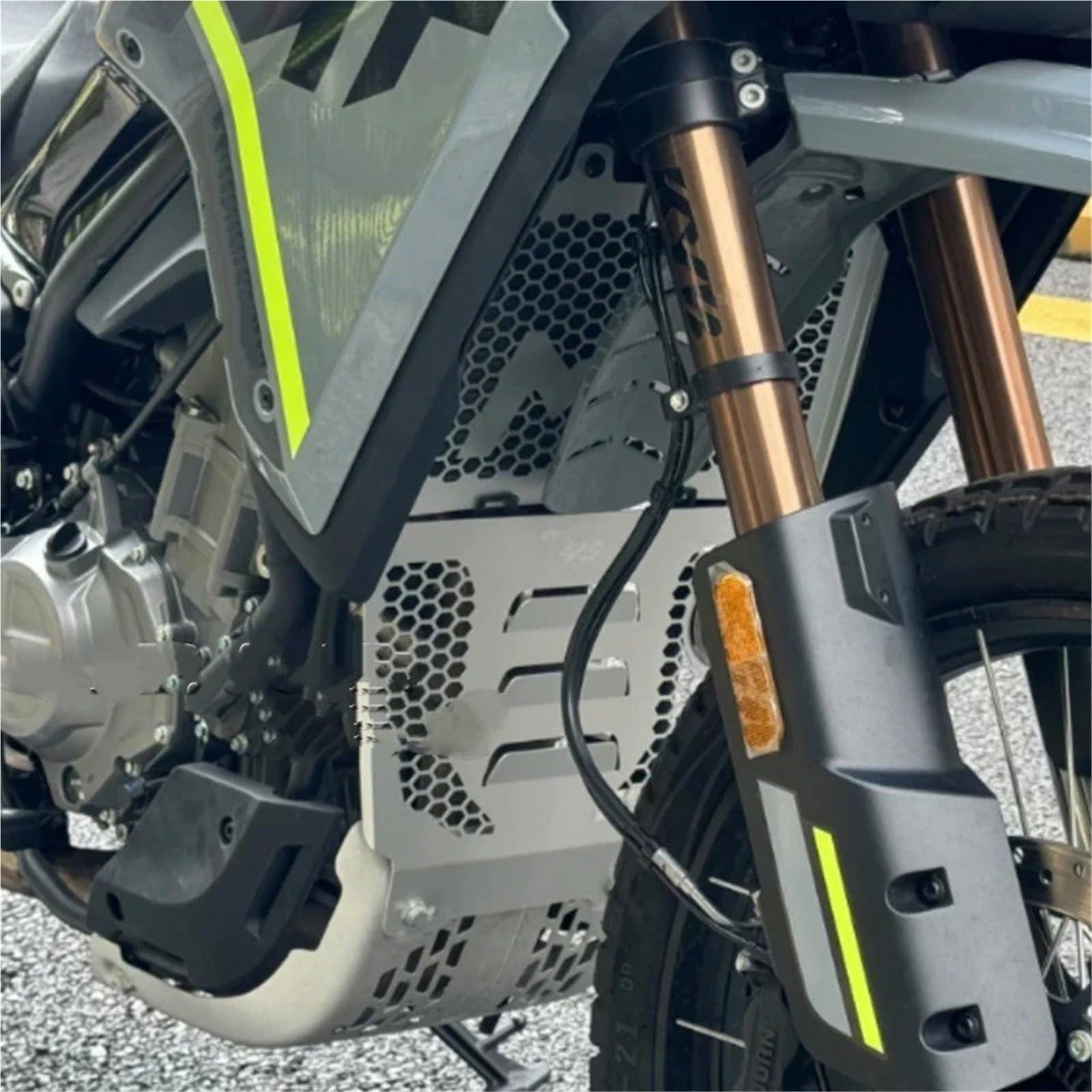 Motorrad Kühlerschutz Für CFMOTO Für 450MT Für MT450 2023-UP Motorrad Motor Wassertank Kühlergrill Ölkühler Schutz Abdeckung(Black - A)