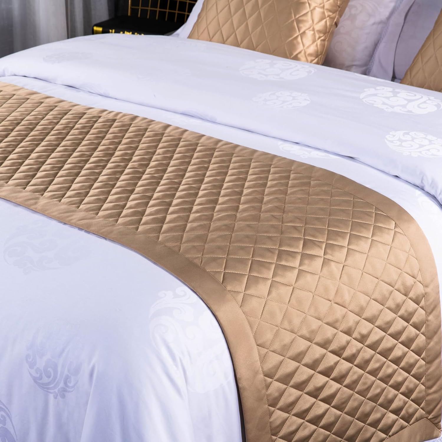 Quilted Cotton Bed Runners, Geometric Pattern Bedding Scarf Cover, Bedspreads Throw Towel Decor for Hotel Bedroom, Gold C, 50 * 180cm for 1.2m Bed