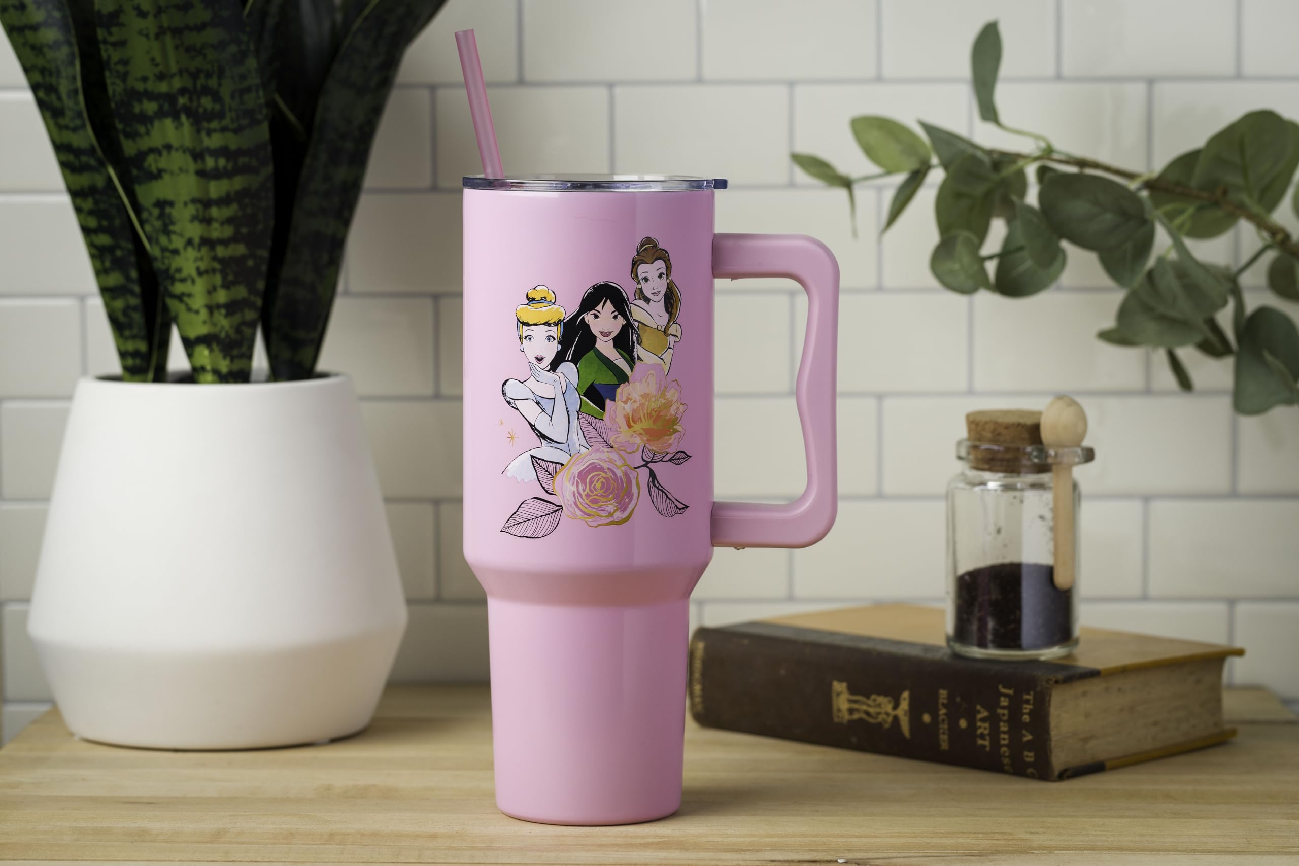 Silver Buffalo Disney Princess Aschenputtel, Mulan, Belle, Arielle, Tiana und Jasmin, doppelwandiger Edelstahlbecher mit Griff und Strohhalm, passt in Standard-Becherhalter, 1,2 l