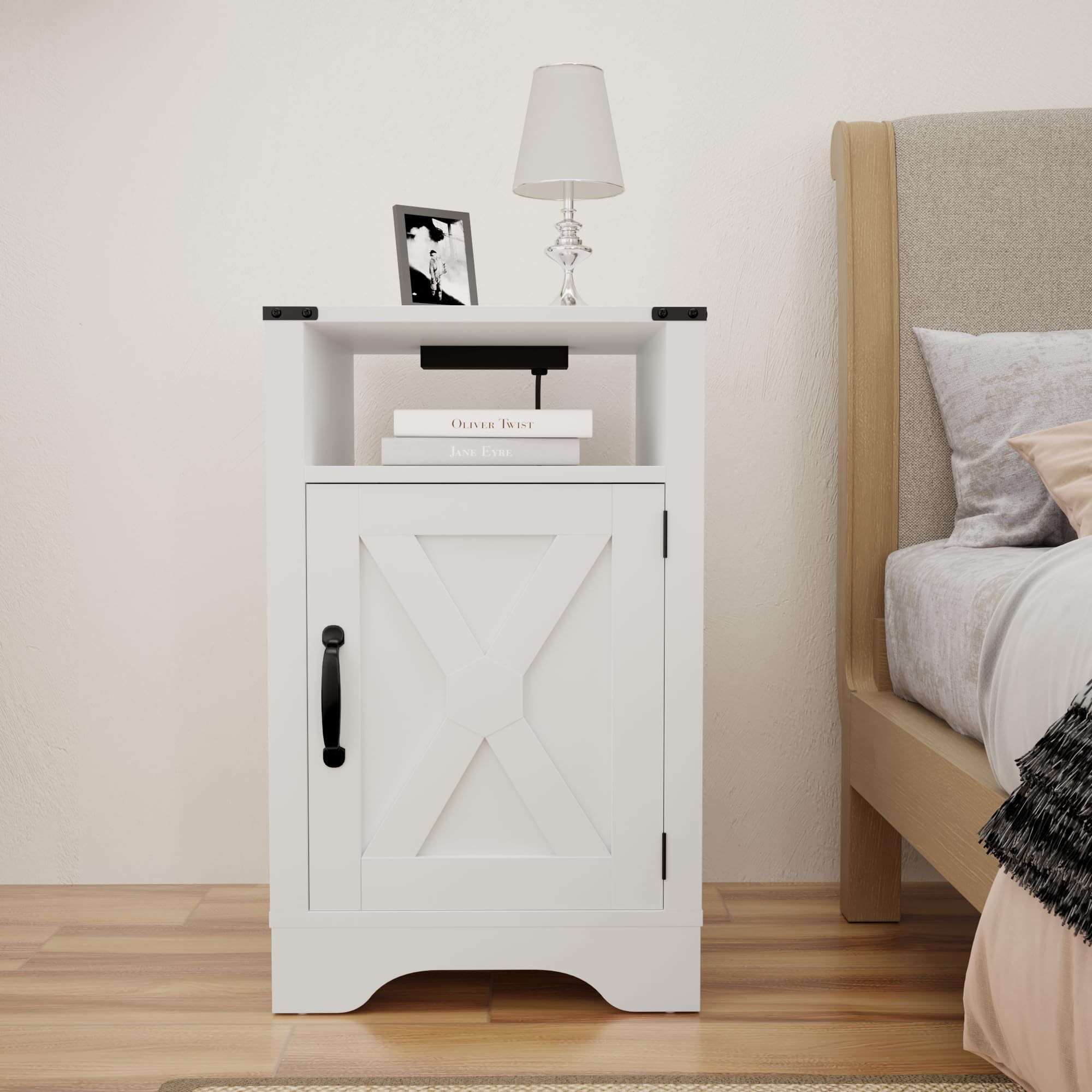 RoyalCraft Comodino alto con stazione di ricarica, tavolino bianco con contenitore, grande comodino rustico in legno per camera da letto, casa ufficio