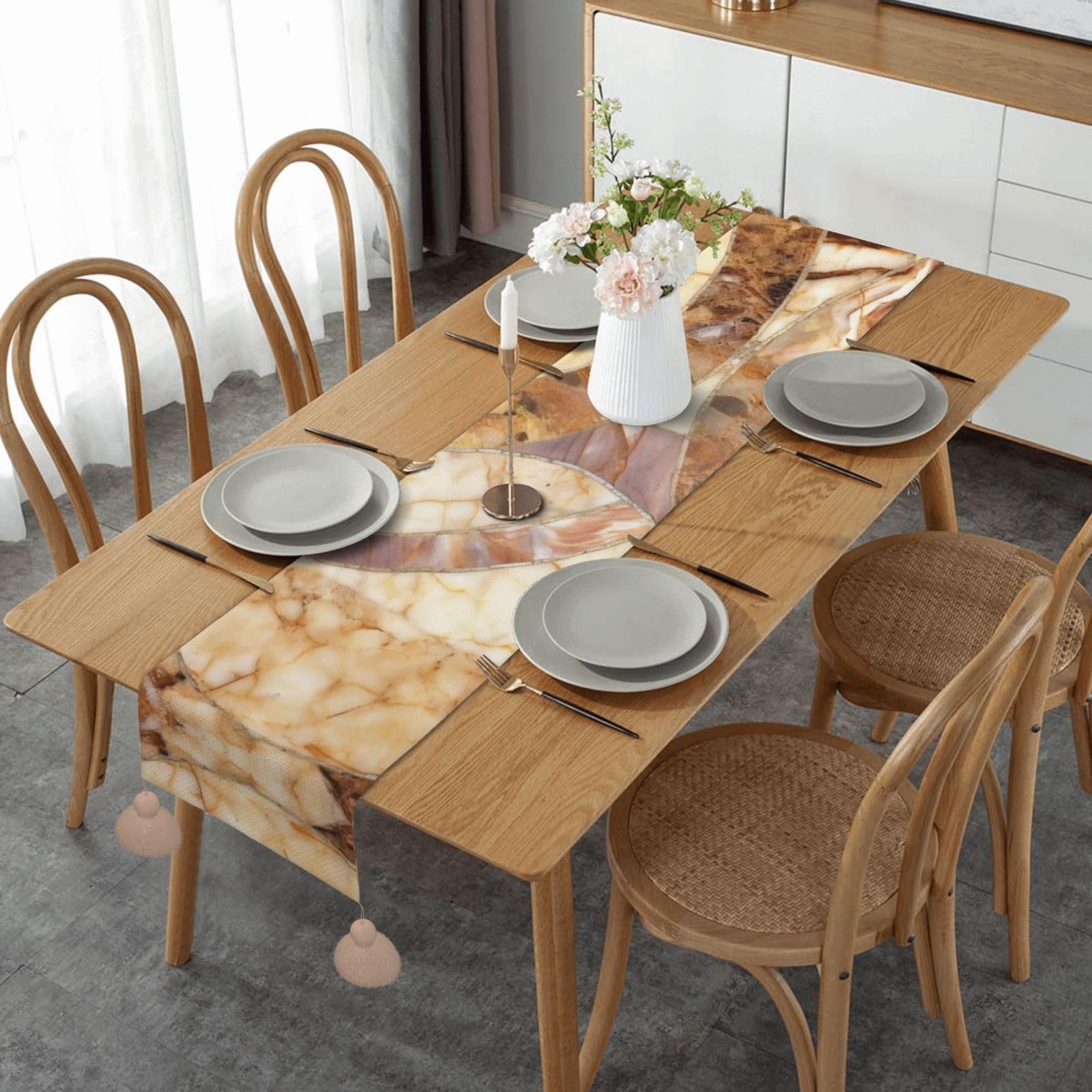 Chemin de table marbre pour décorer la cuisine à Halloween et habiller la salle à manger