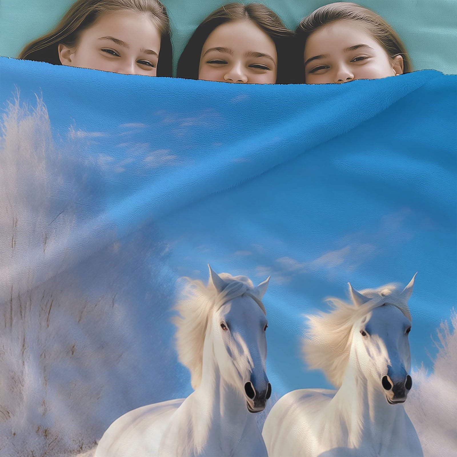 CozyRest Manta de Felpa de Lujo para Sofá y Cama, Carreras de Caballos en la Nieve 220 x 240 cm - Ultra Suave, Ligera y Cálida, Invierno