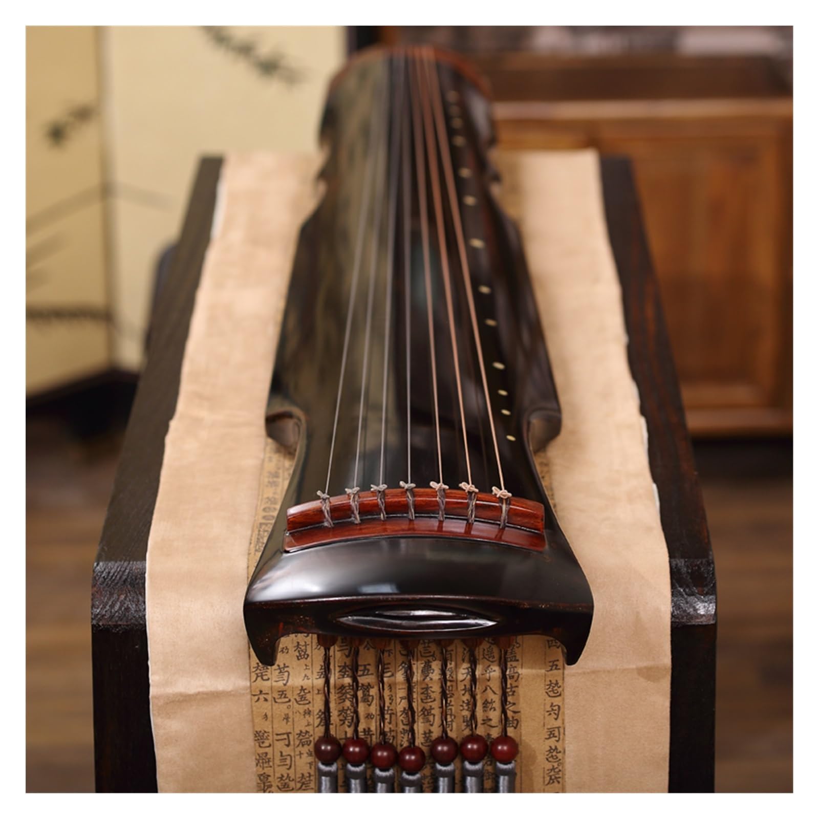 Guqin Rodzaj Cytry To Instrument Muzyczny Wykonany Z Drewna Cedrowego I Lakierowany Palisandrem Tradycyjny Guqin