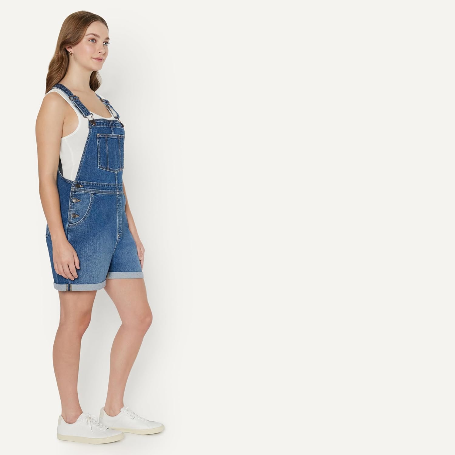 Amazon Essentials Women's Women's Medium Stretch Relaxed-Fit Denim Short Overalls with Adjustable Straps