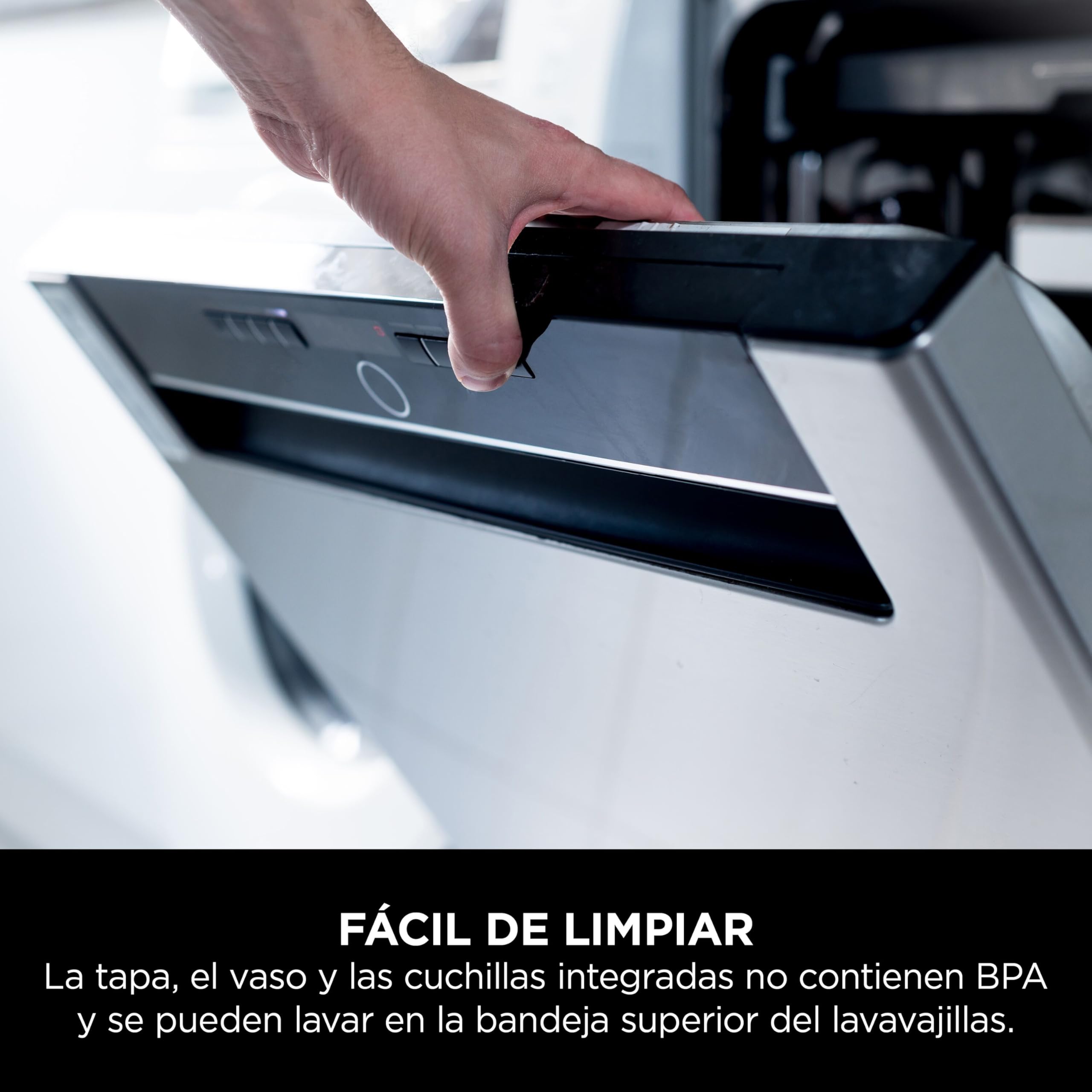 Ninja Blast Max Batidora portátil de 570 ml con batería recargable, vaso para mezclas y tapa antigoteo para hacer smoothies, batidos de proteínas, picar hielo y fruta congelada, plata, BC251EUSL