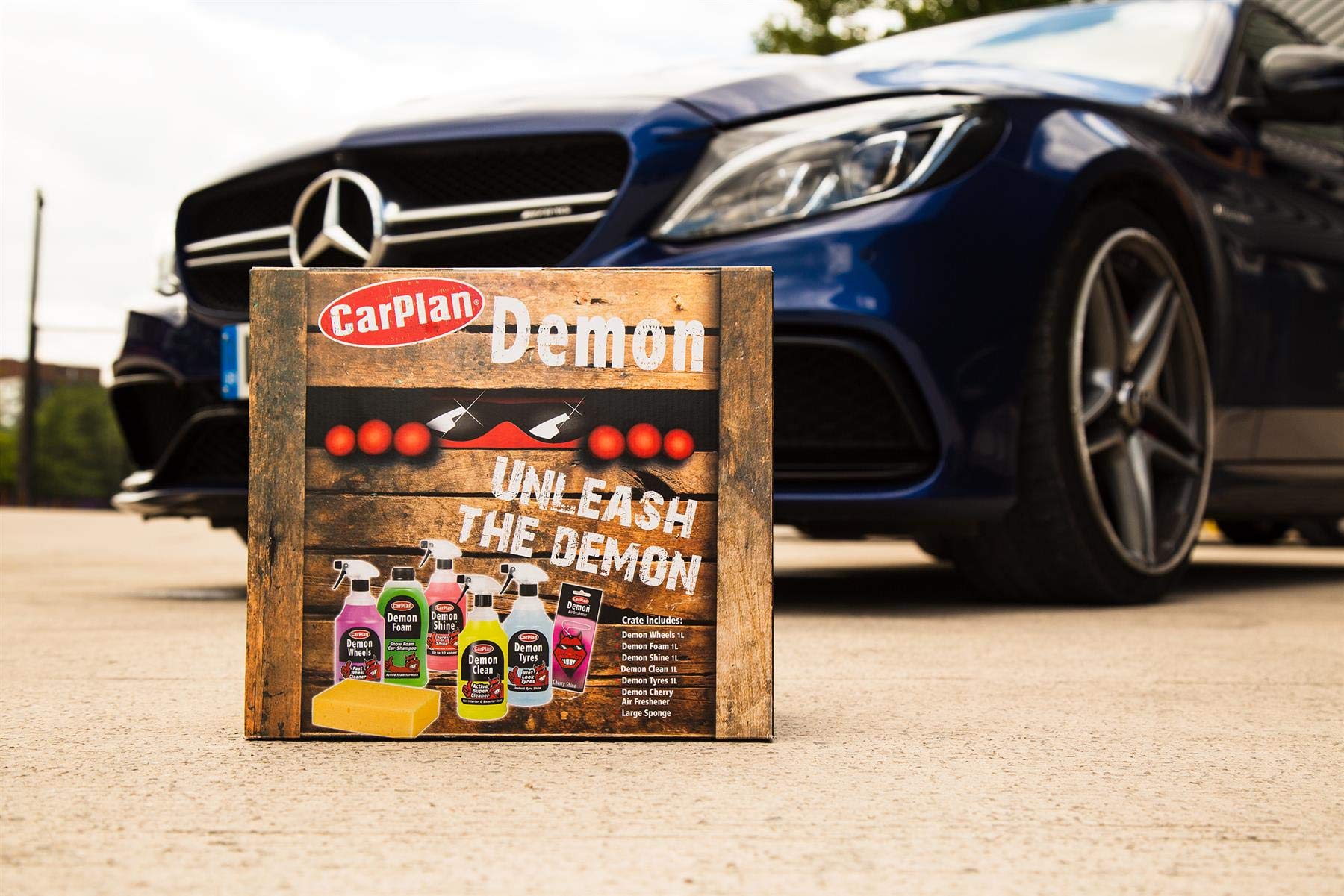 CarPlan Demon Kit d’Entretien Auto 7 Pièces – Shampooing Voiture, Nettoyant Jantes, Nettoyant Intérieur, Lustrant Pneus, Spray Brillance, Éponge et Désodorisant Voiture