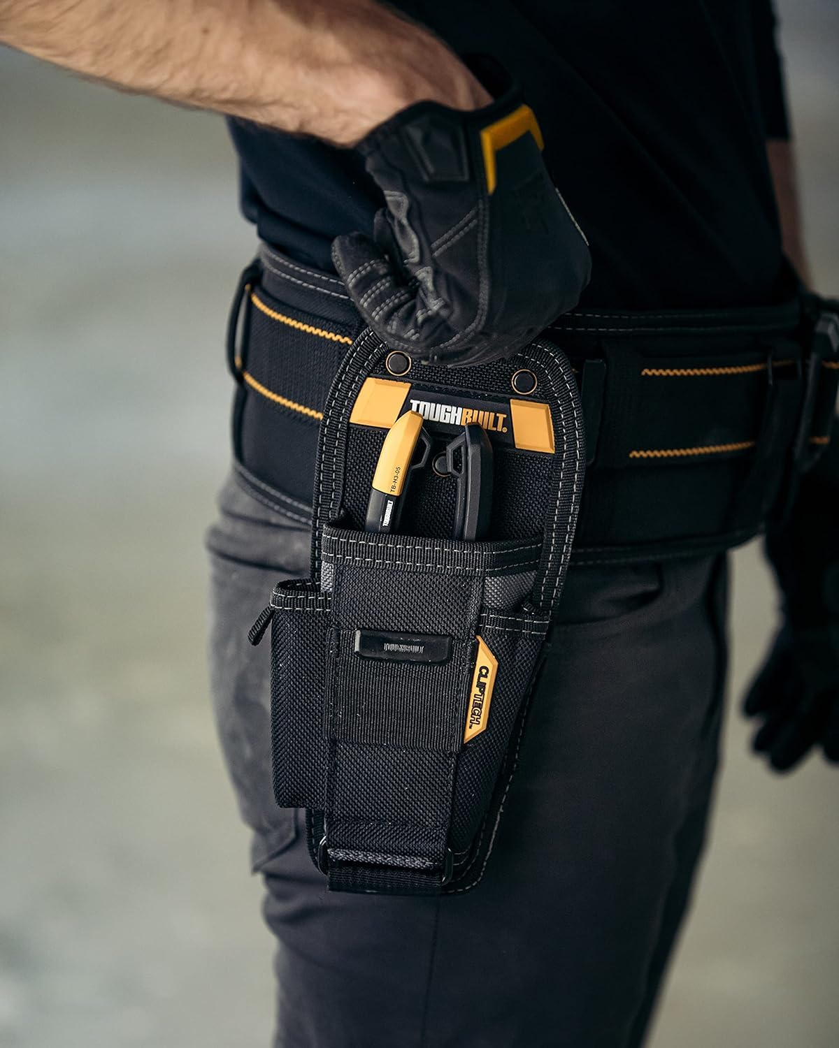 ToughBuilt - Bolsa de herramientas para alicates, bolsillos y bucles, clip de cinta métrica, destornillador, soporte para lápices, accesorios de funda de herramientas ajustables, organizador