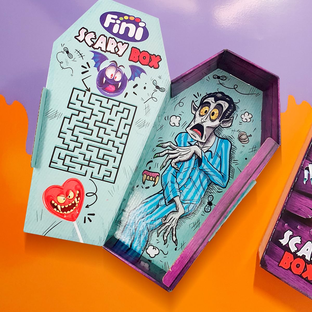 Fini Ataúd Scary Box | Surtido de Dulces con Gominolas, Piruletas, Geles y Caramelos Duros Rellenos de Chicles | Golosinas y Chuches para Halloween, Cumpleaños y Regalos - 92 gr