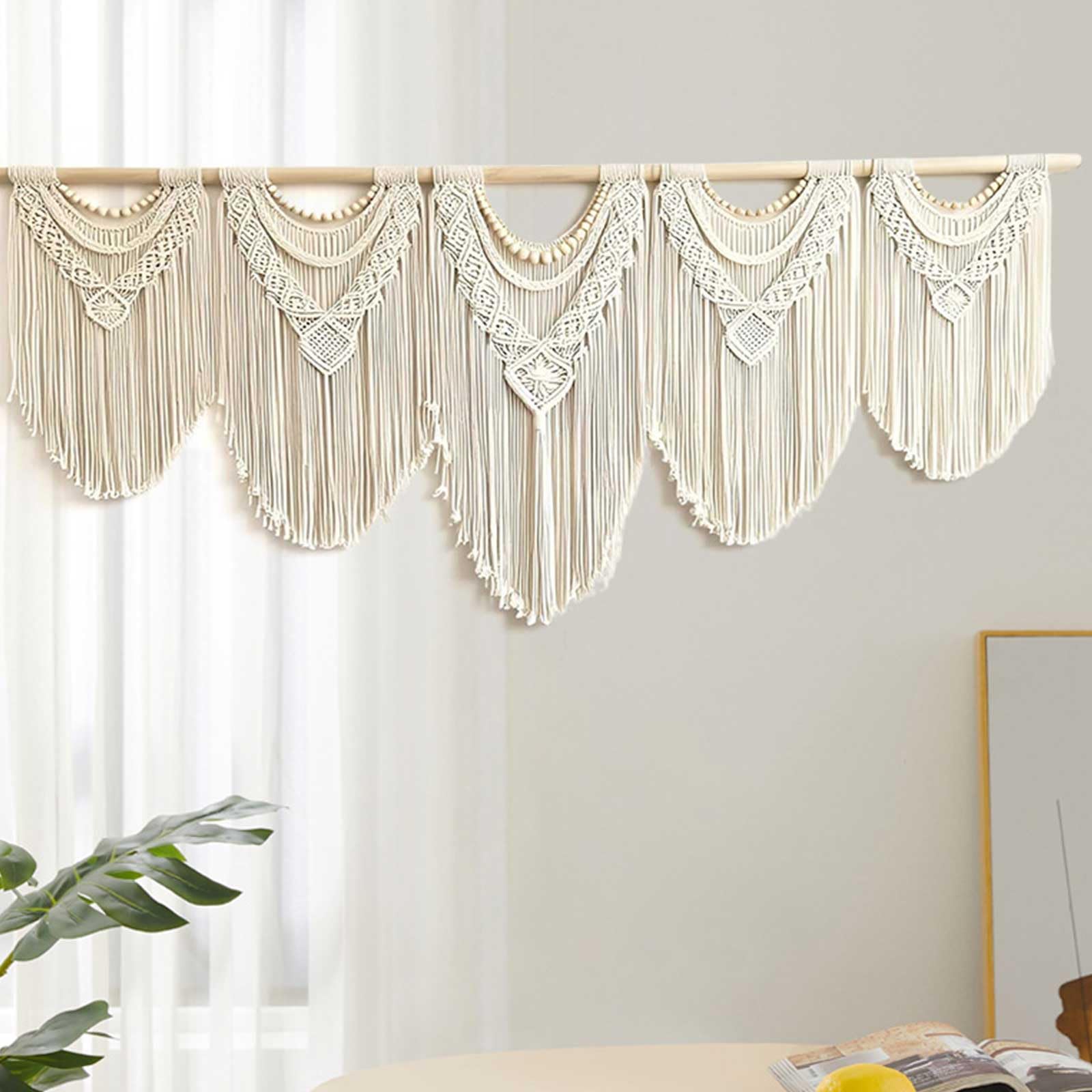 Wisząca na ścianie makrama, duży wystrój w stylu boho