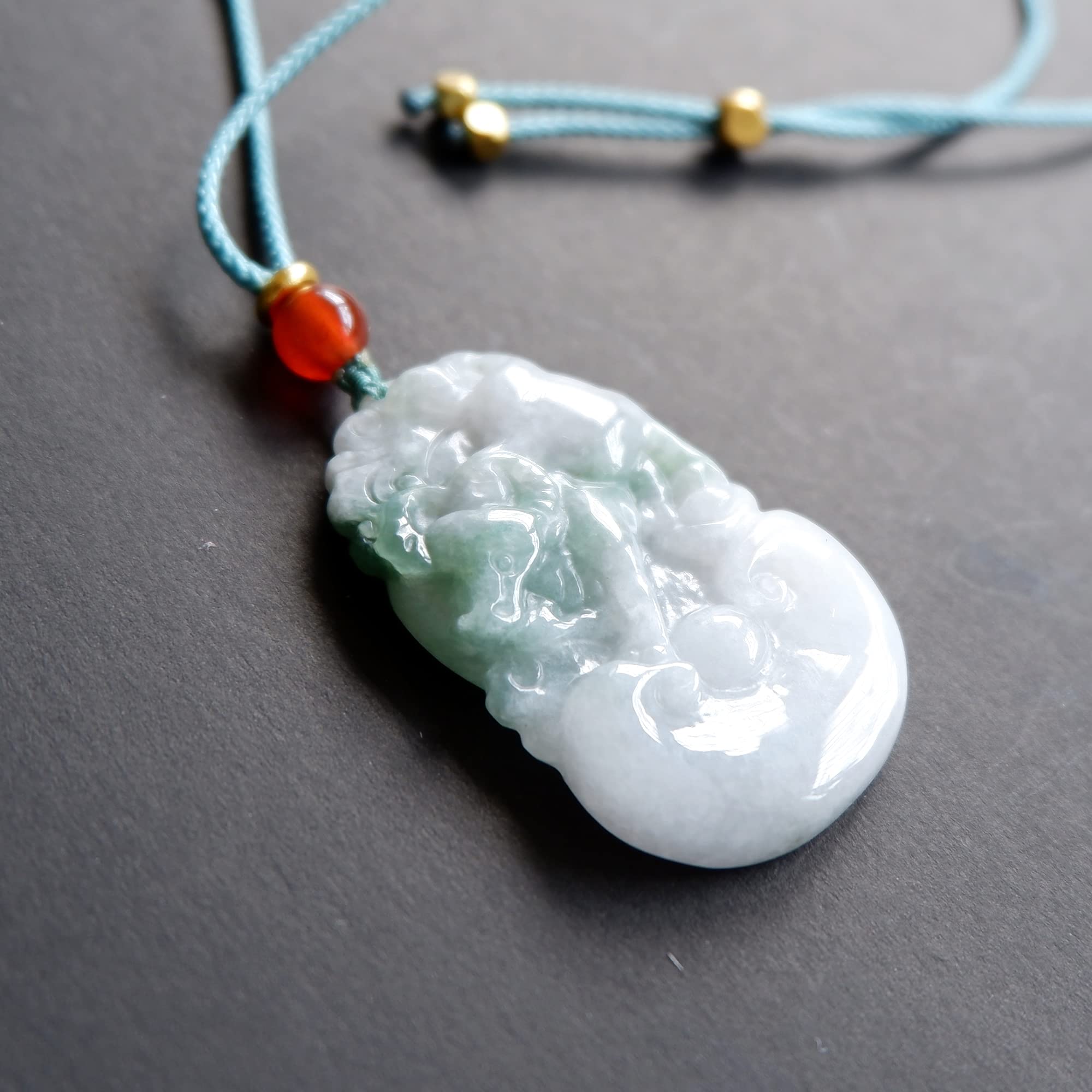 Natürliche grüne Jadeit-Sternzeichen-Anhänger-Halskette, Amulett