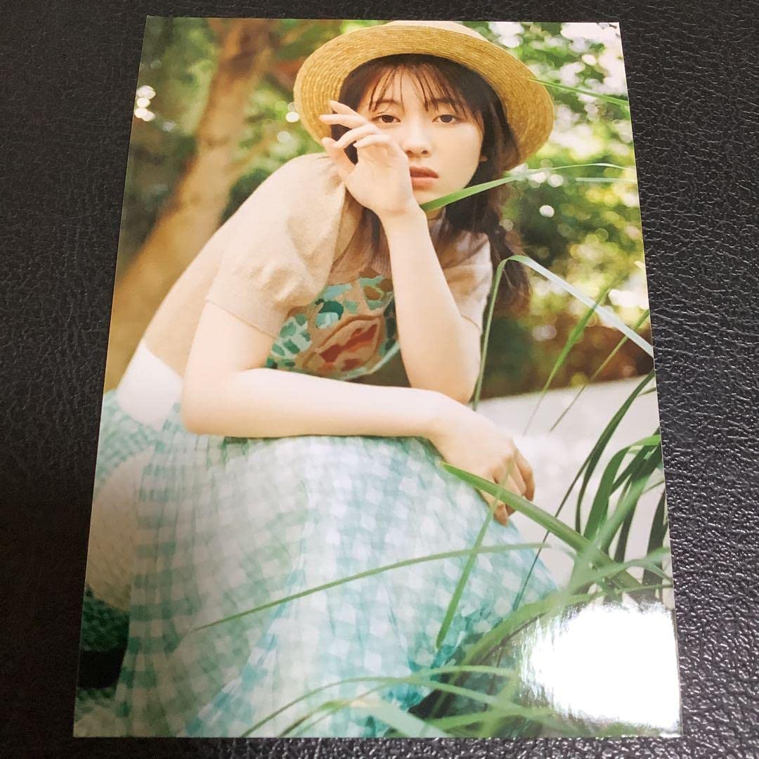 Amazon.co.jp: 2)80129)浜辺美波 L判写真10枚set : 文房具・オフィス用品