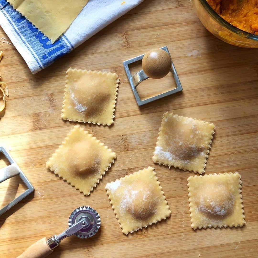 Set di 3 stampini per ravioli 3 misure rotonde e quadrate metallo bambù