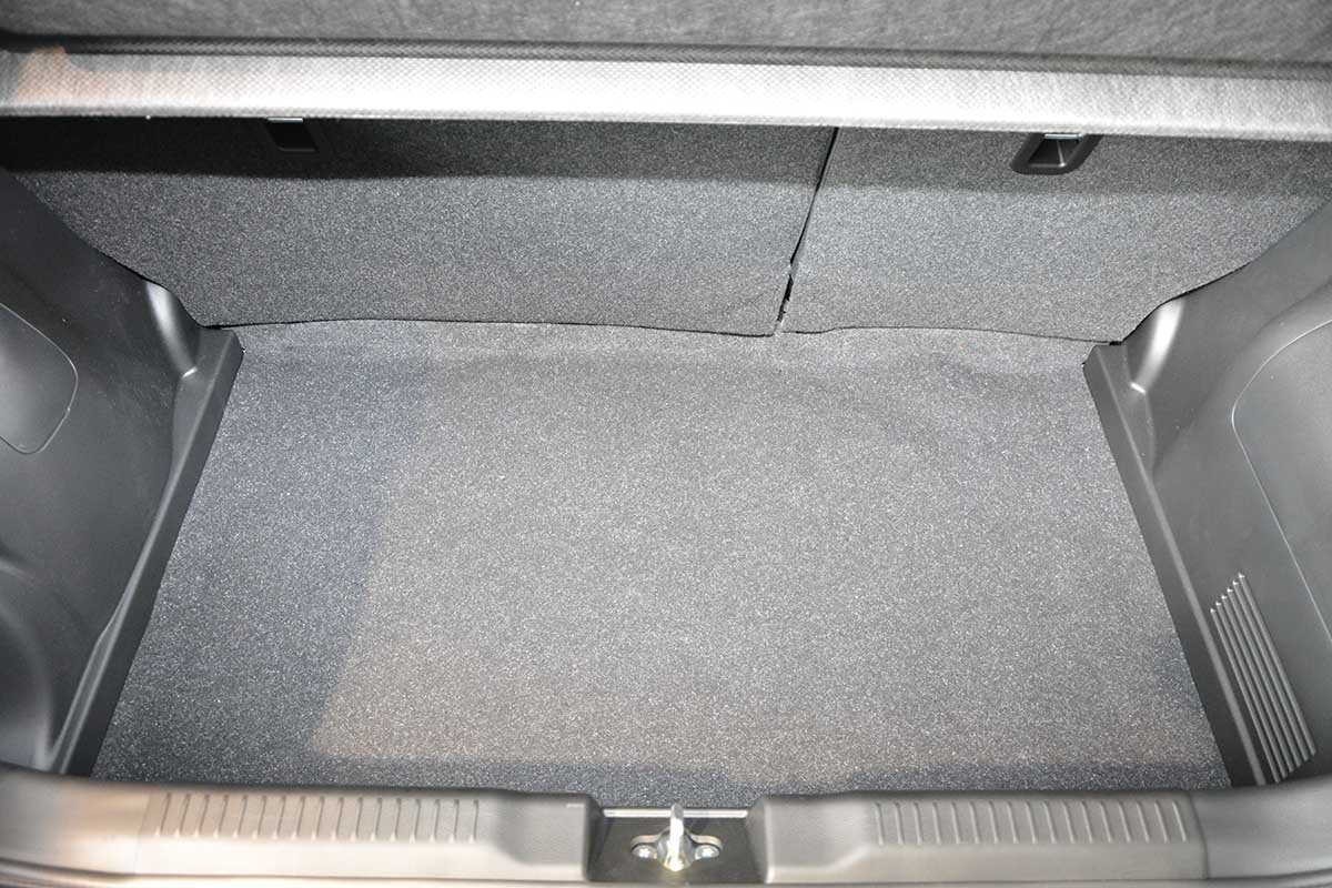 Tapis De Coffre Scoutt Sur Mesure Pour Suzuki Swift 5P Berlina (2018+) – Noir, Antidérapant, Bord Haut