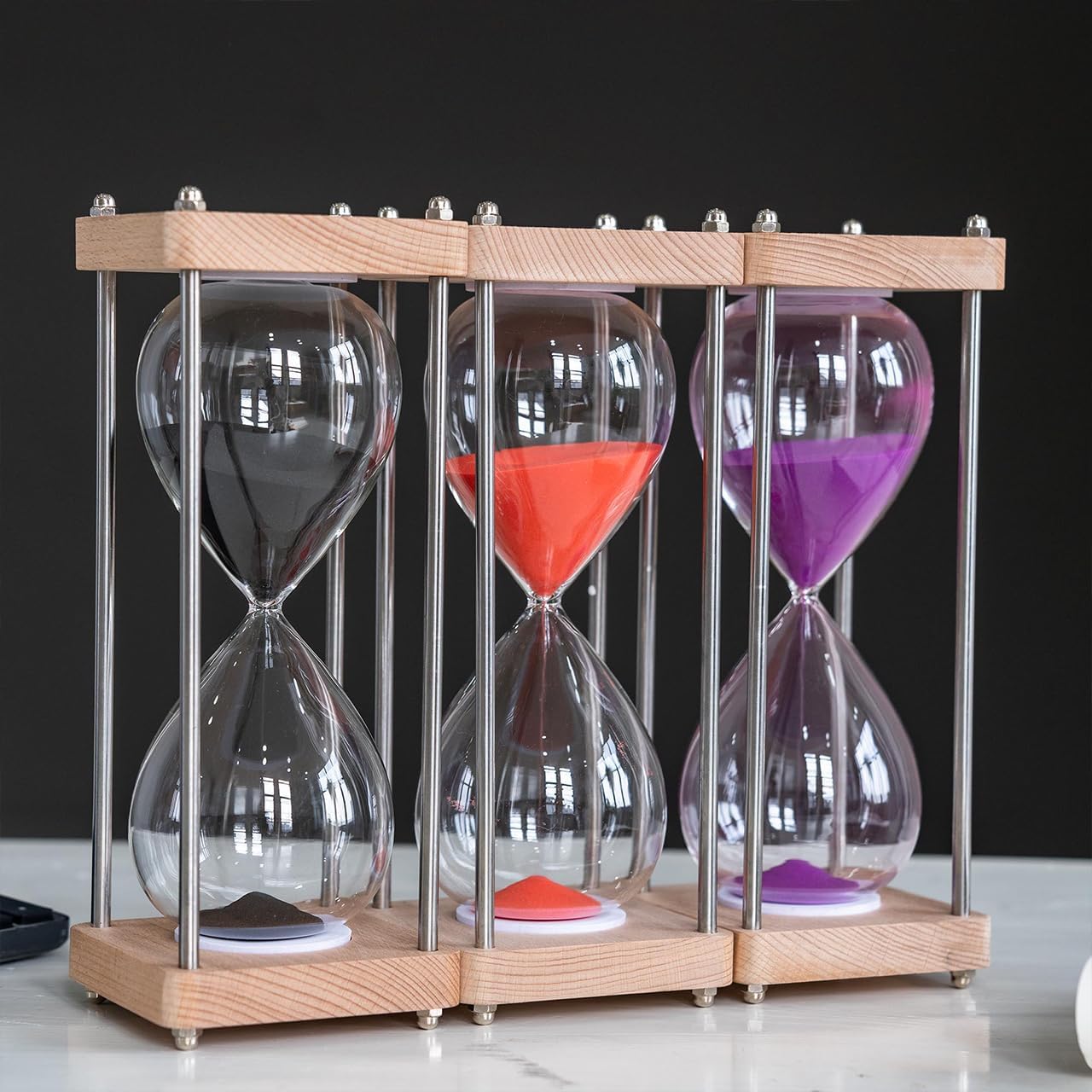 Large 60 Minute Hourglass, with Transparent Glass & Natural Oak Wood Base, Modern Minimalist Office Home Desktop Decor (Red)