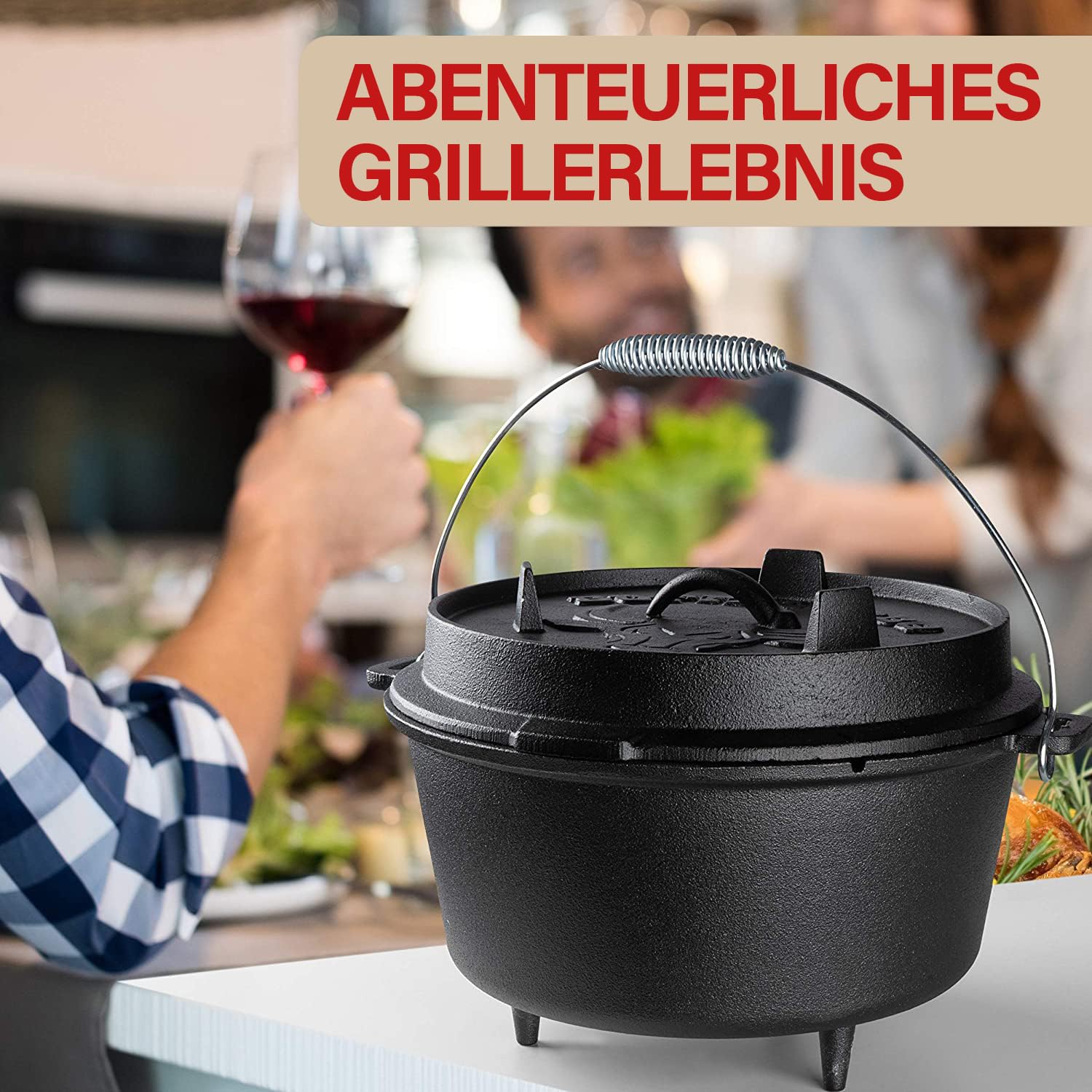 BUFFALO BBQ Feuertopf | Eingebrannter 7,5 L Dutch Oven aus Gusseisen | für Kochen, Braten & Grillen | Perfekt für Camping | Inkl. Deckelheber, Tragetasche & 2in1 Gusseisendeckel