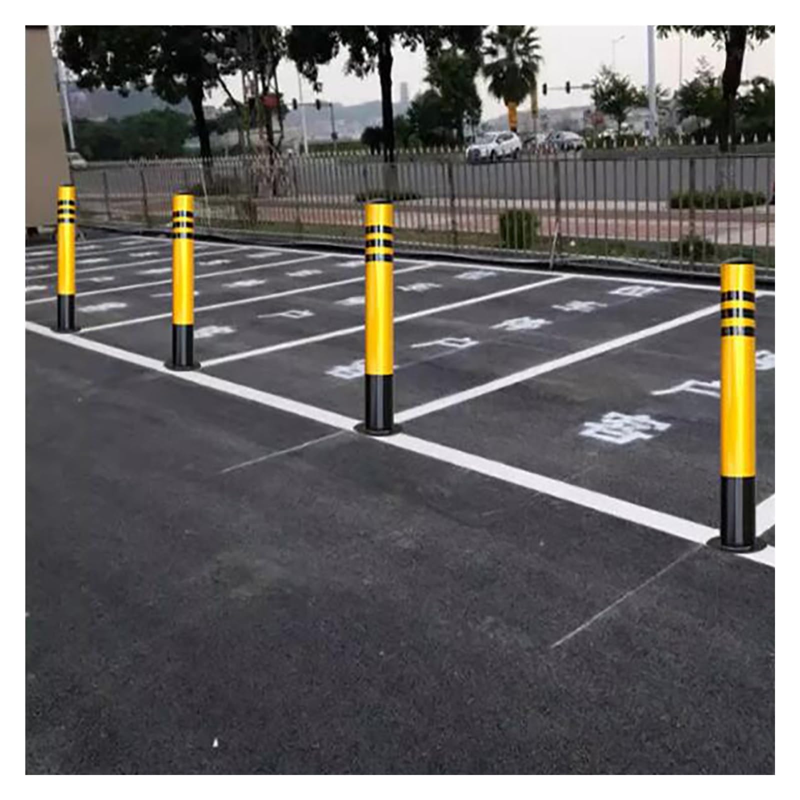 Traffic Delineator Post Delineator Safety Cone Post Parking Lot Traffic Delineator Posts 4 Pcs, Commercial Construction Barrier Caution Cones, Driveway/Sidewalk/Subway Station,4 Pcs High 85cm(33 1/2