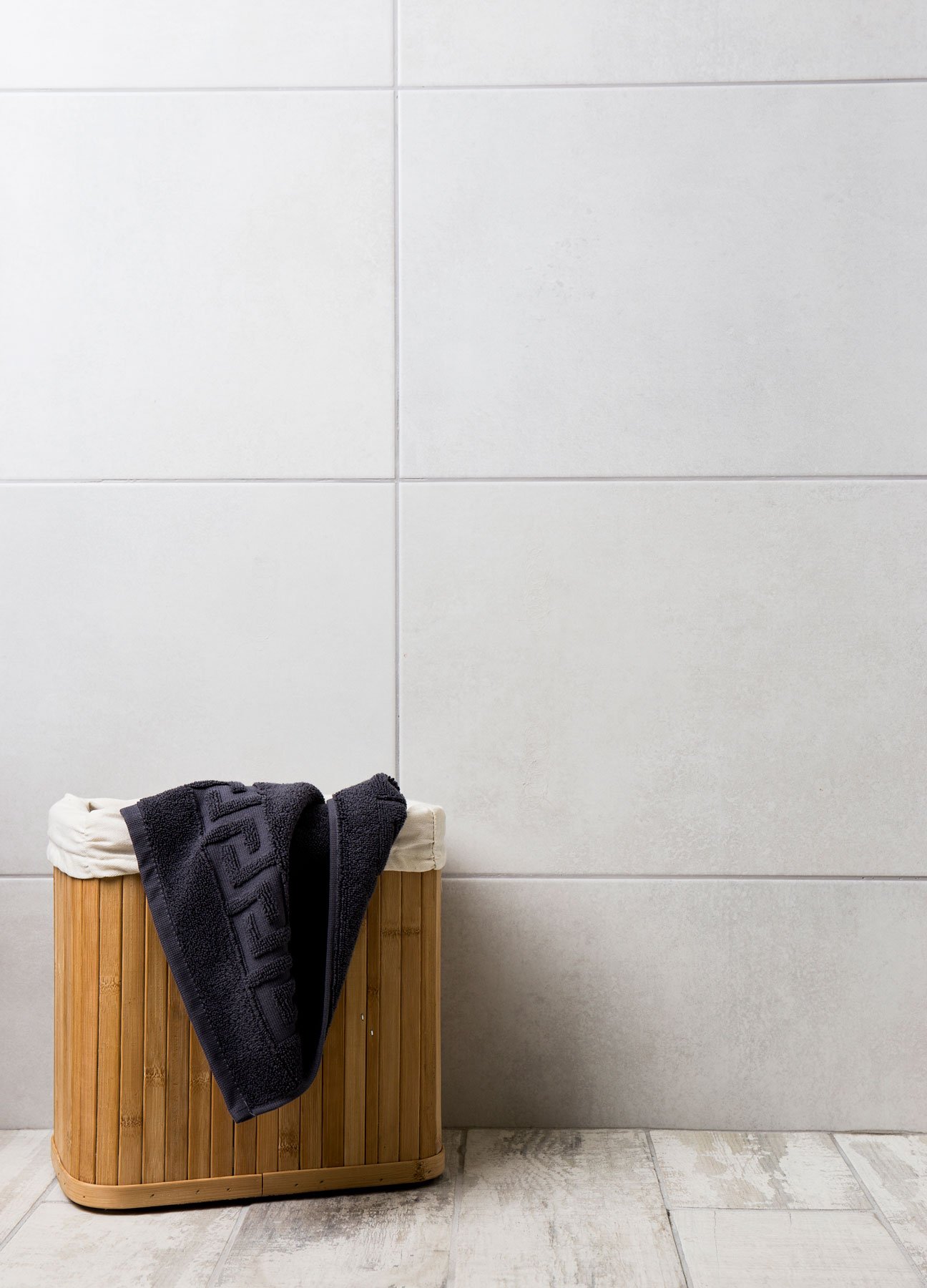 The Bath People Studis Perla Ceramic Tile 330 X 550Mm (Cut Sample)
