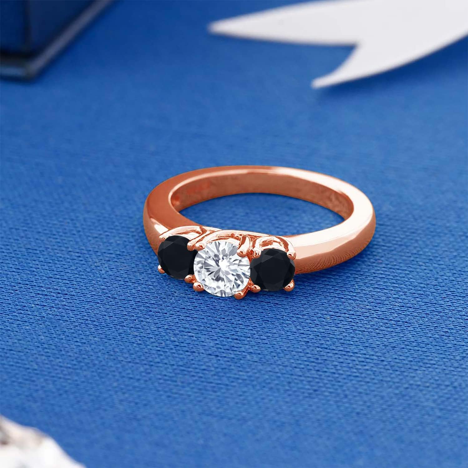 Gem Stone King 0.94 Ct Round Lab Grown Diamond and Black Onyx 3-Stone Ring for Women | 18K Rose Gold Plated Silver | 3 Stone Wedding Engagement Anniversary Promise Ring For Women - Image 4