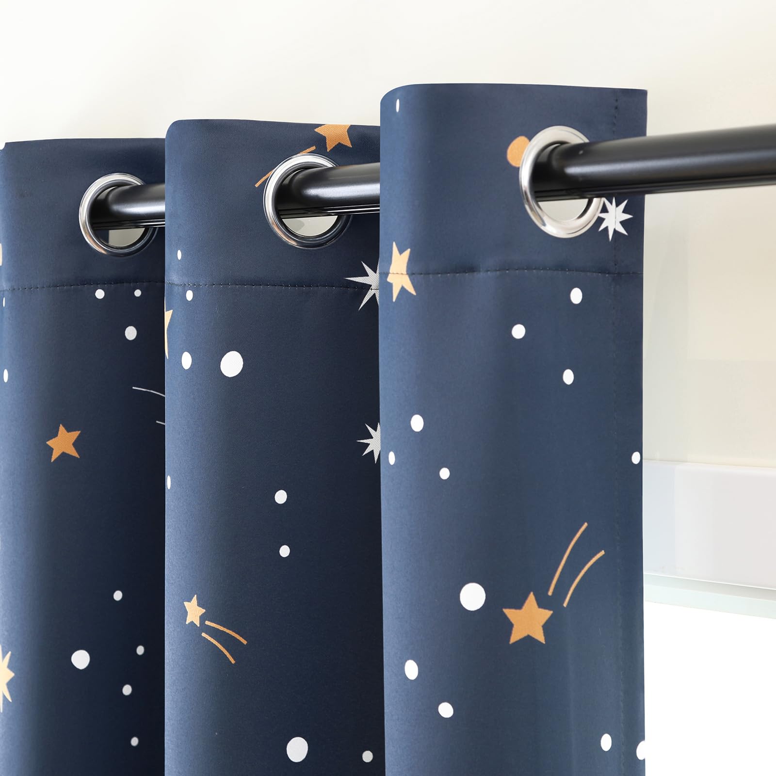 L.Z.E Gardinen Vorhänge Verdunklung für Kinder Schlafzimmer Wohnzimmer, Dunkelblau Sternenhimmel Gardine Vorhang, 245 cm Lang mit Ösen, 2er Set 80-85% Abdunkelnd Blickdicht Ösenschals (LZE2260E-NV245)
