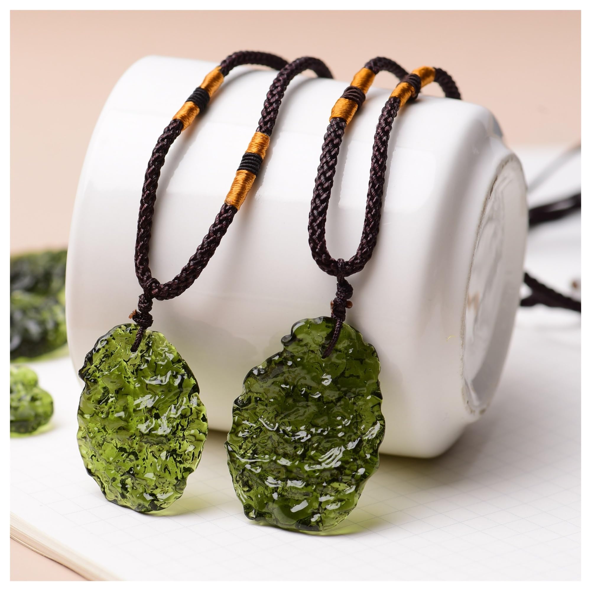 1PC Collana in vera Moldavite naturale Collana in meteorite ceco grezzo Cristallo energetico Pietra preziosa Elegante collana, regalo prezioso for gli amici(15-20g)