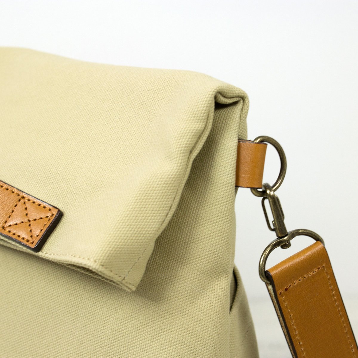 Amazon | 静岡日和 2Wayカメラバッグ 磐田8号帆布（サンドベージュ