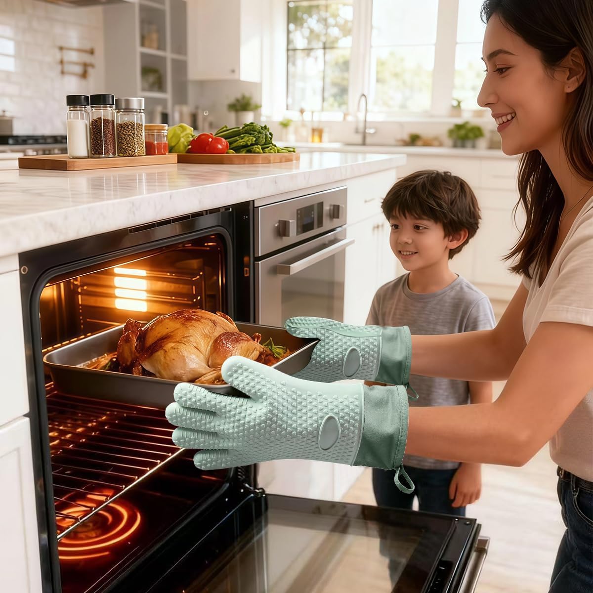 Silicone Oven Mitts and Pot Holders Sets, Heat‑Resistant Non‑Slip Oven Gloves, Kitchen Hot Pads for Baking, Cooking, Grilling, 2‑Pack Oven Mitts 2‑Pack Pot Holders (Light‑Green)