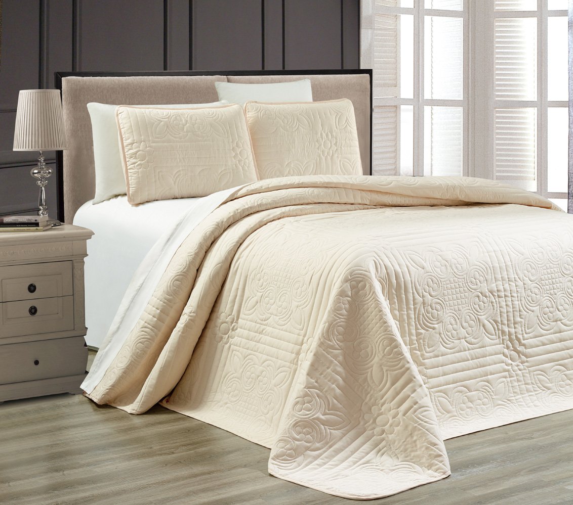3-Piece Ivory/Beige Oversize Stella Grande Bedspread King/Cal King Embossed Coverlet Set 118 by 106-Inch