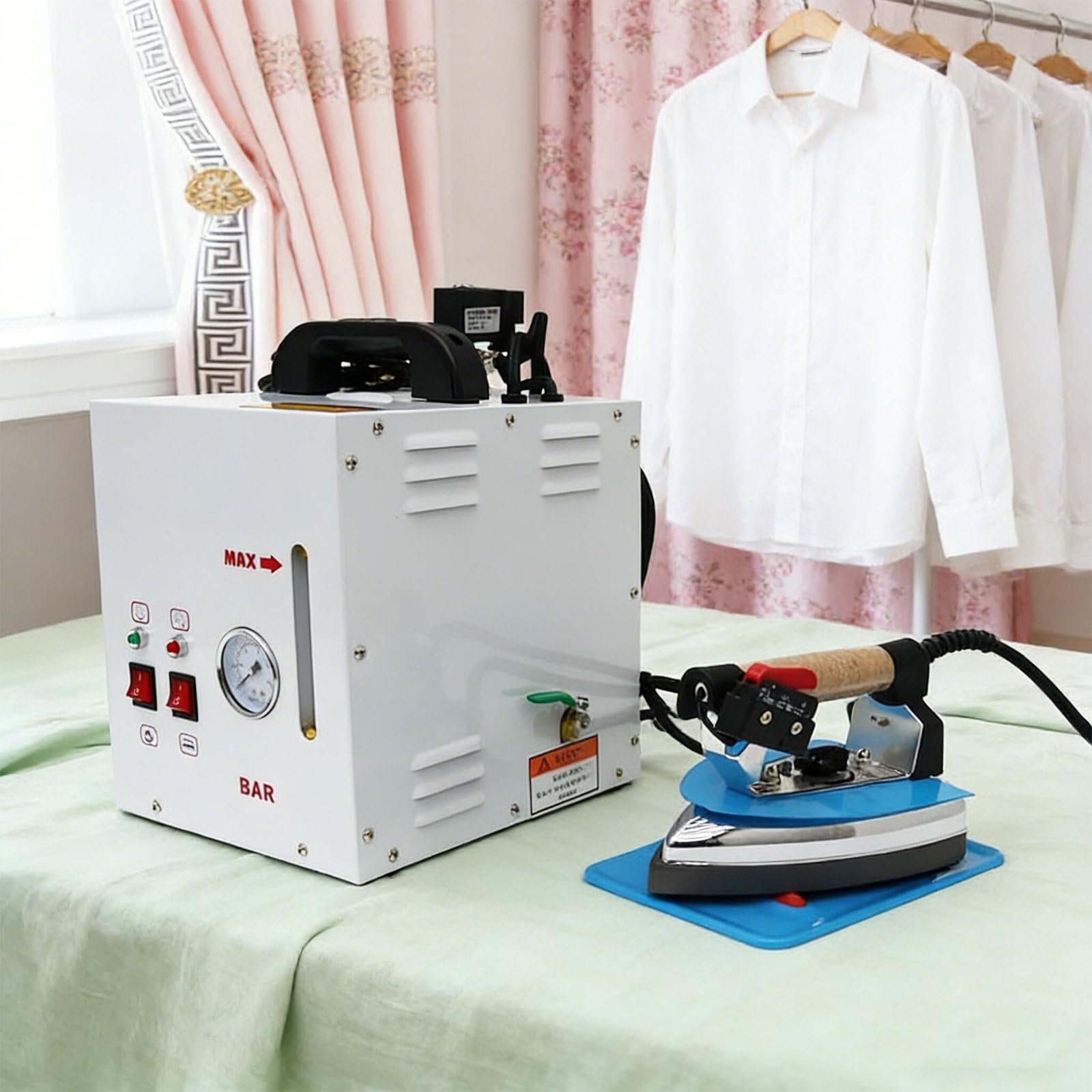 Generatore Vapore per Ferro Stiro Industriale,Ferro Stiro Elettrico 1600w, Ferro Stiro Vapore 900w,Stazione Stiro 4 Litri,con Manometro per Negozi/Abbigliamento/Lav