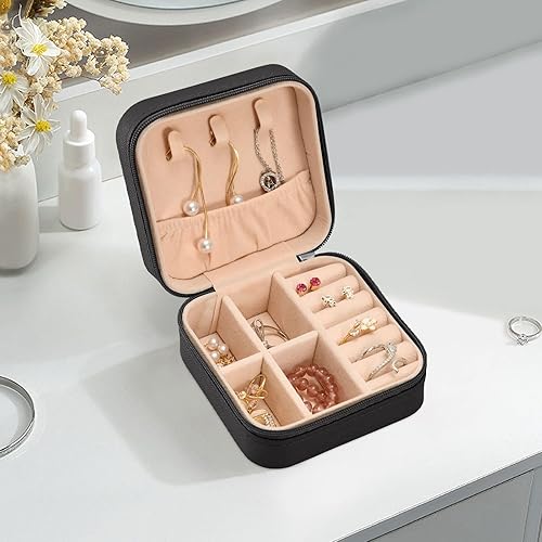 Vista 6 de GUIJI White Roses and Butterflies PU Leather Jewelry Organizer, Portable Small Jewelry Box Travel Jewelry Case Earrings Necklace Bracelet Rings for