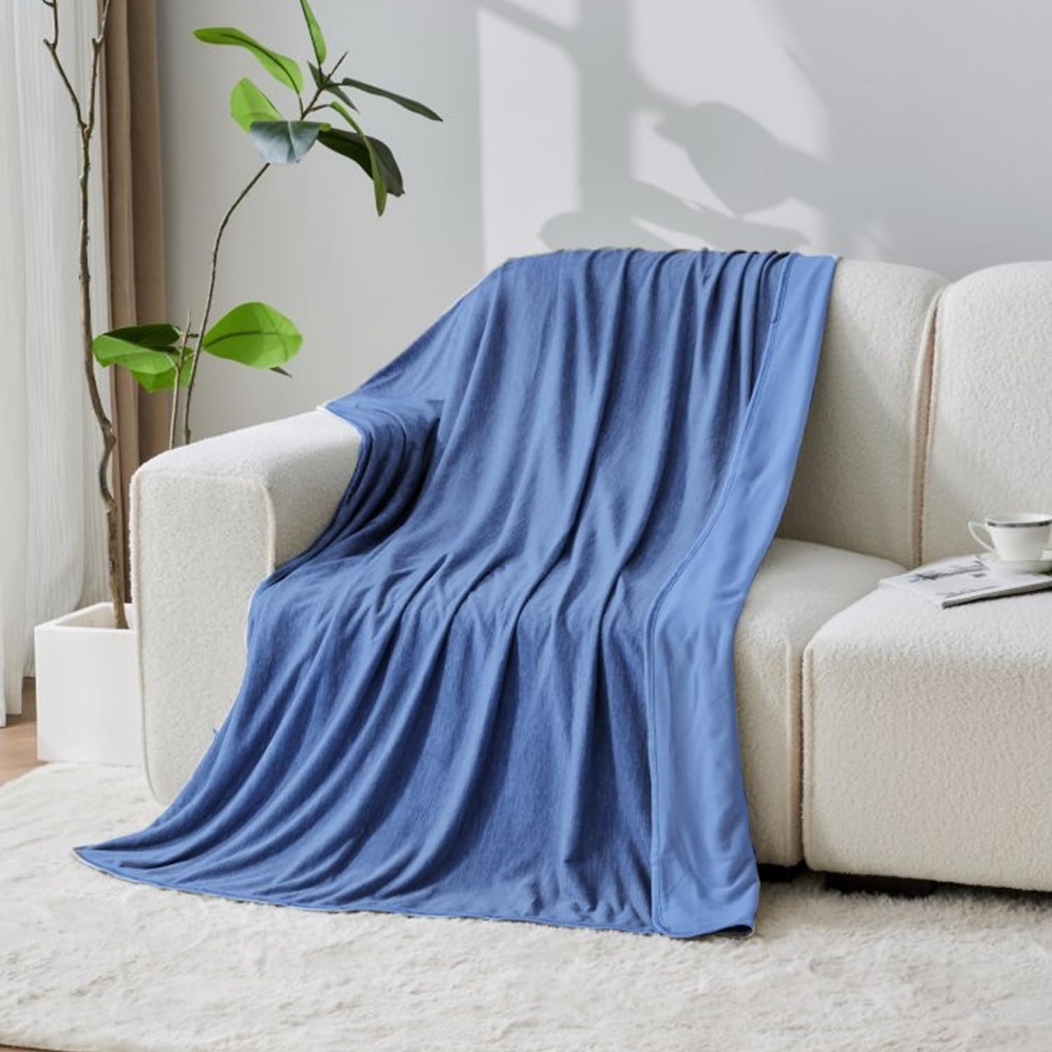 Lions Cooling Blanket for Hot Sleepers - Extra Large Soft Reversible Cool Fleece Throw for Couch Bed Chair Sofa, Lightweight Breathable Summer Camping Blankets, Blue, 130x170cm