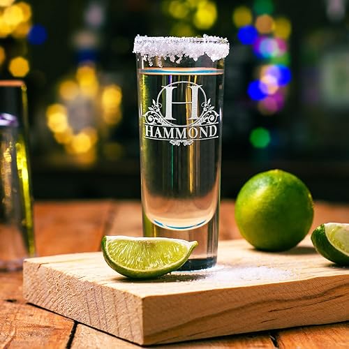 Miniatura 5 de Juego de 2 vasos de chupito personalizados con monograma con nombre de 2 onzas, parte inferior azul personalizada para regalo, bodas, cumpleaños,